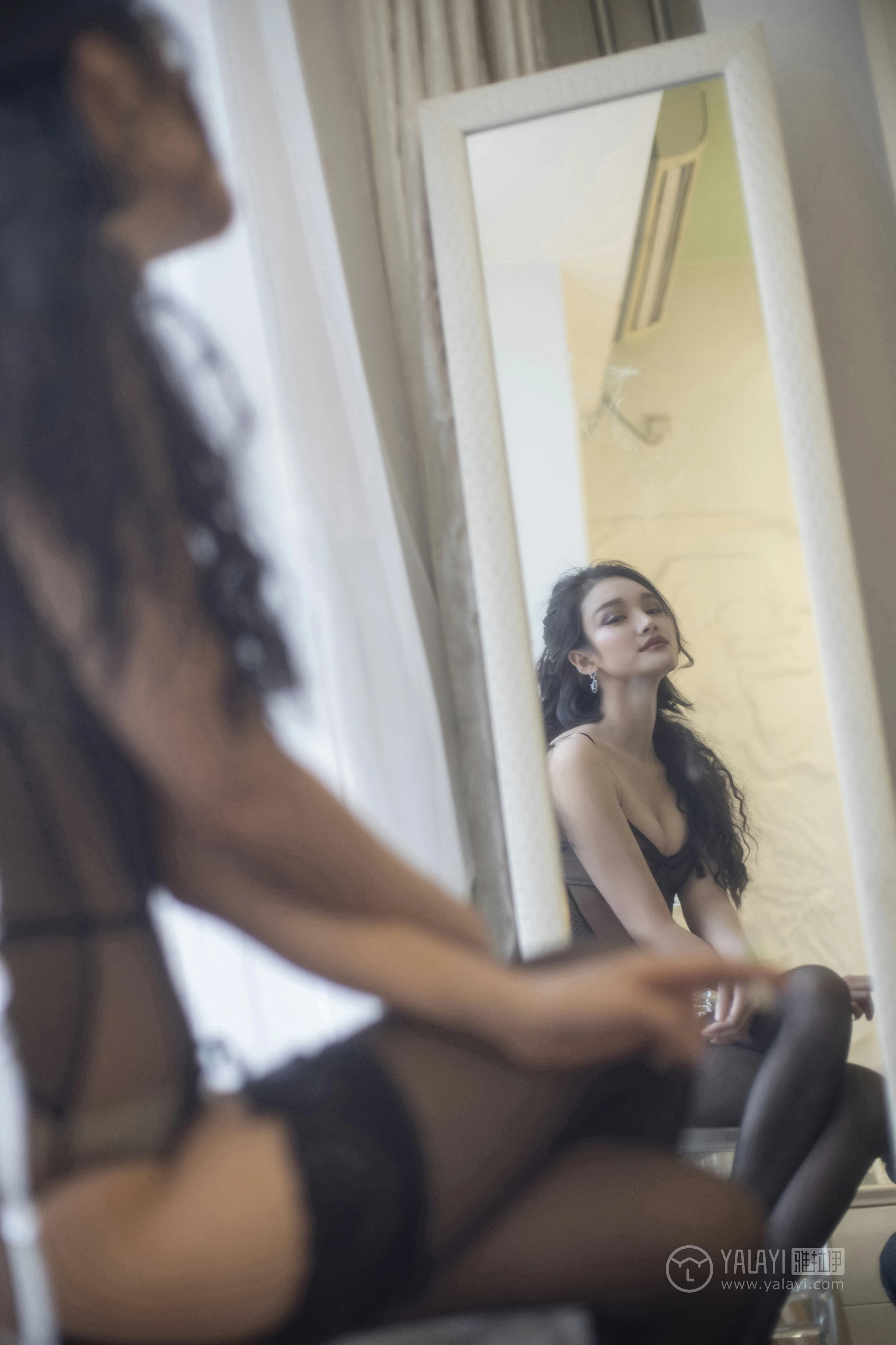 [YALAYI雅拉伊]No.196 瘾 王艺颖 黑色透视情趣内衣加黑色丝袜美腿性感私房写真集第16张