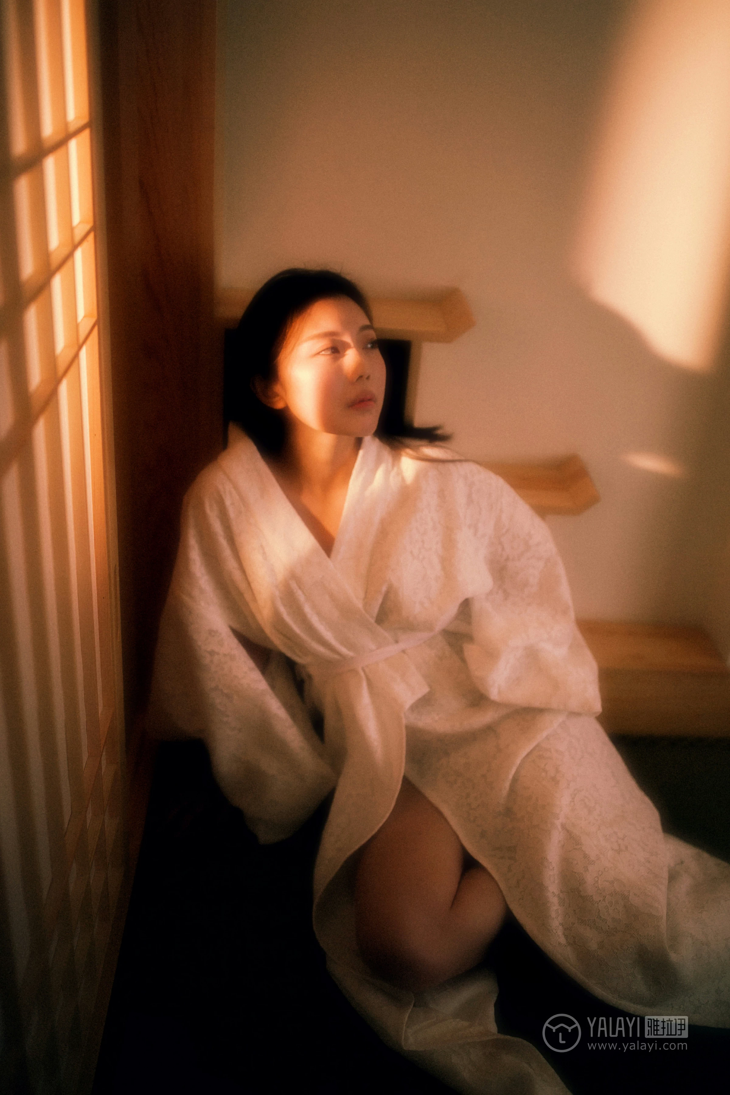 [YALAYI雅拉伊]No.202 夜光 圆圆 白色透视蕾丝镂空睡衣性感私房写真集第4张