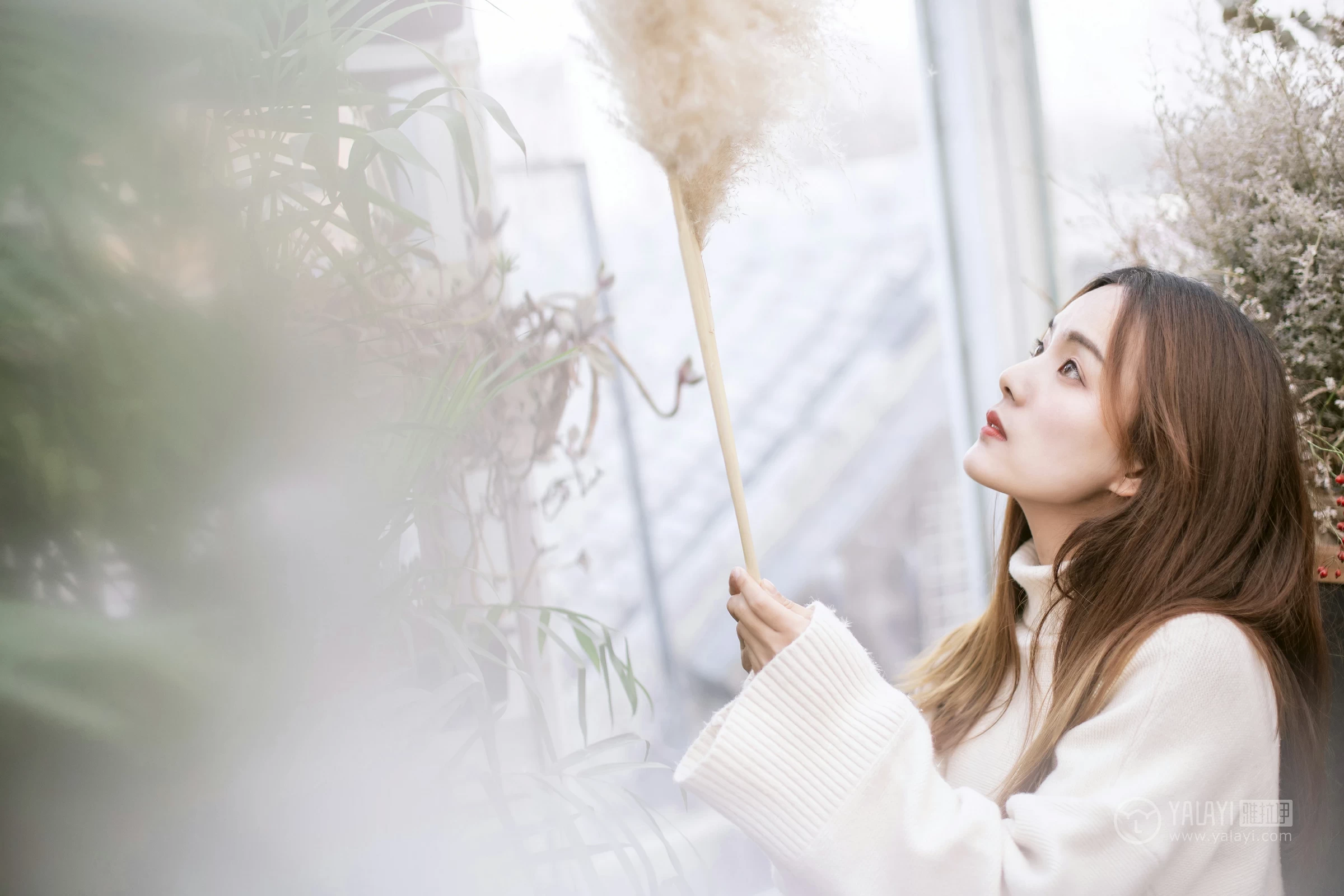 [YALAYI雅拉伊]No.209 温柔的你 白日梦 白色连身毛衣清新私房写真集第14张