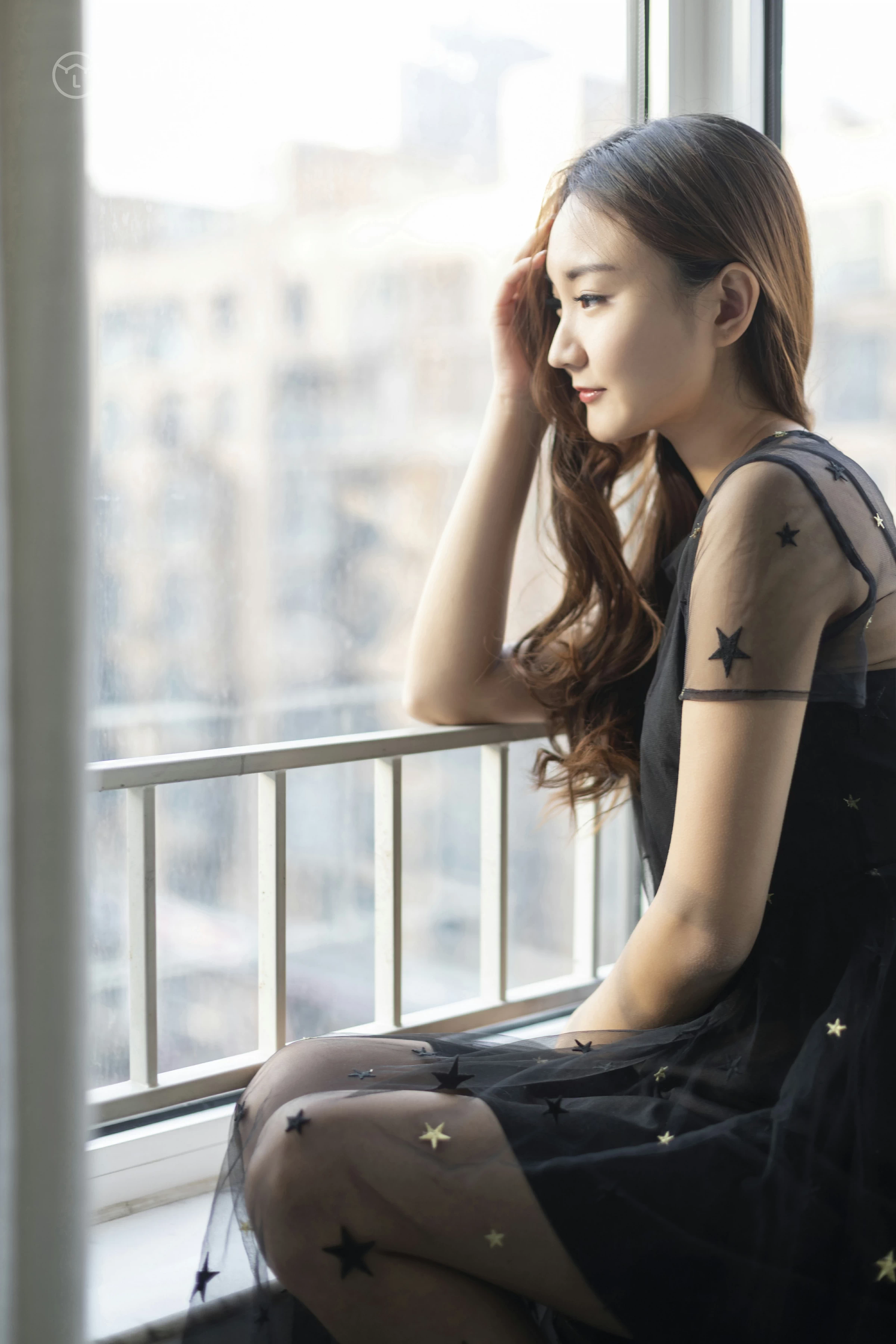 [YALAYI雅拉伊]No.220 等候 丁煊彤 黑色透视吊带连衣裙性感私房写真集第6张