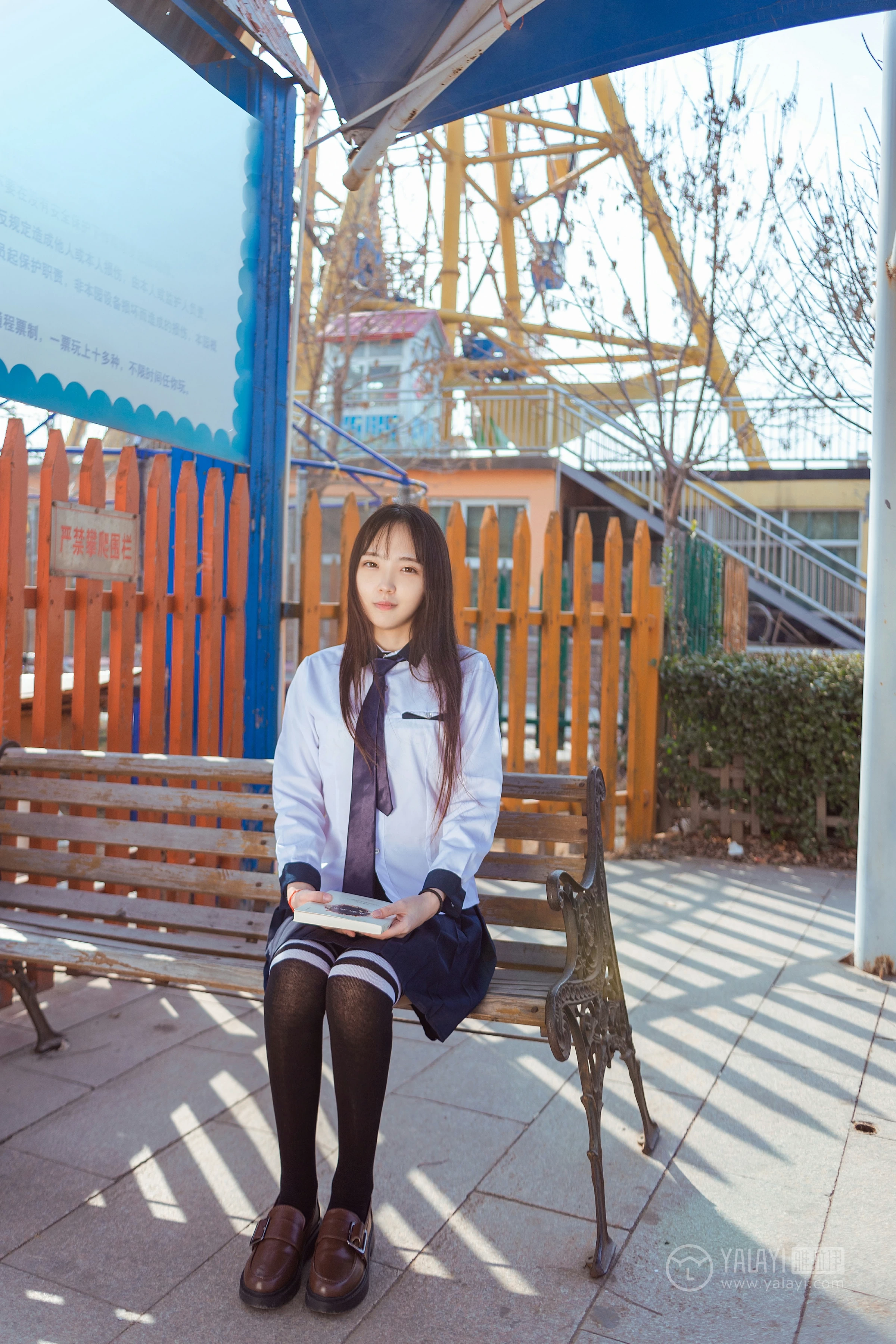 [YALAYI雅拉伊]No.229 小清新 文慧慧 日本高中女生制服与短裙加黑色丝袜美腿性感私房写真集第9张