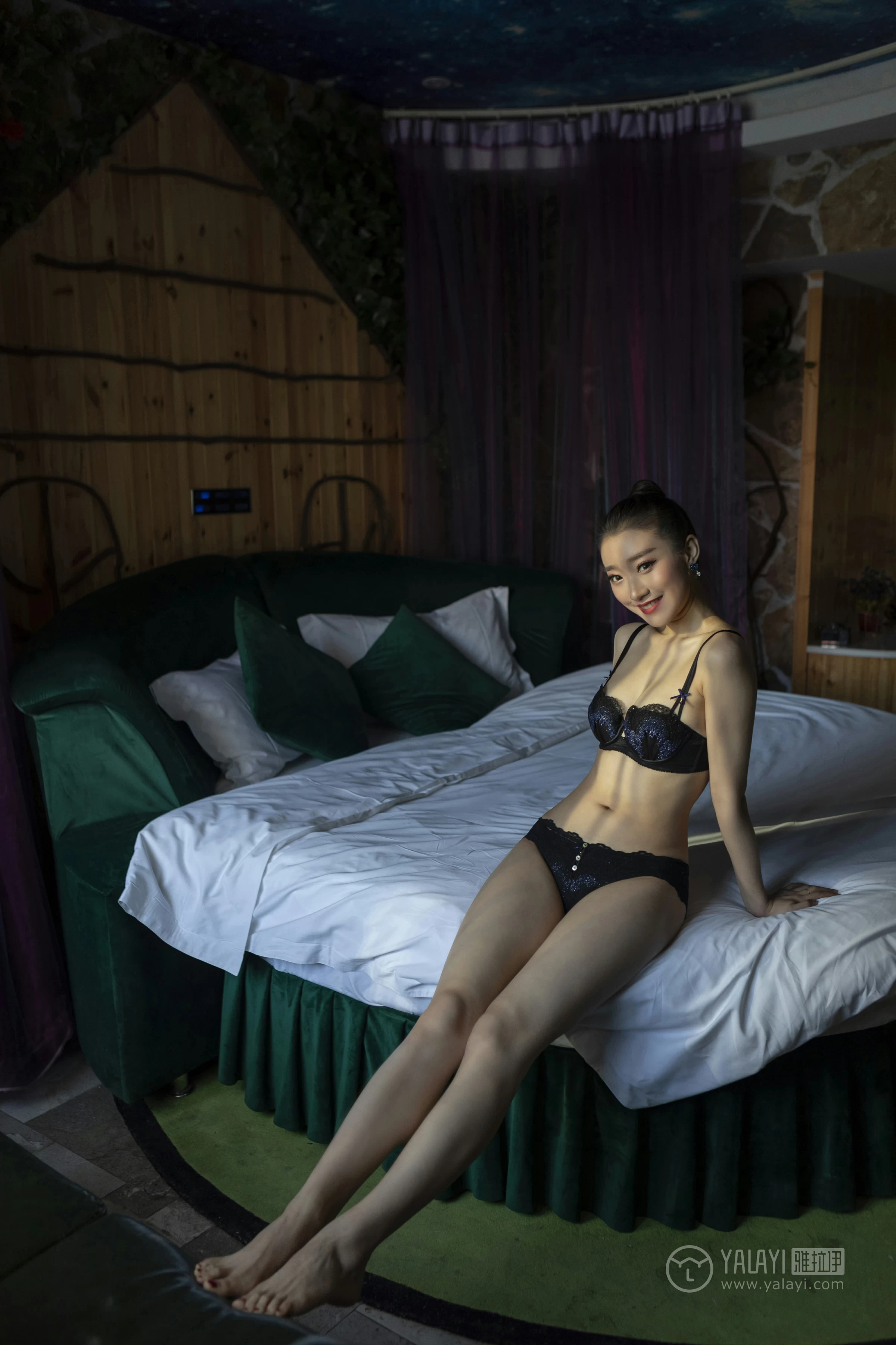 [YALAYI雅拉伊]No.228 紫纱 心怡 黑色蕾丝内衣性感私房写真集第7张