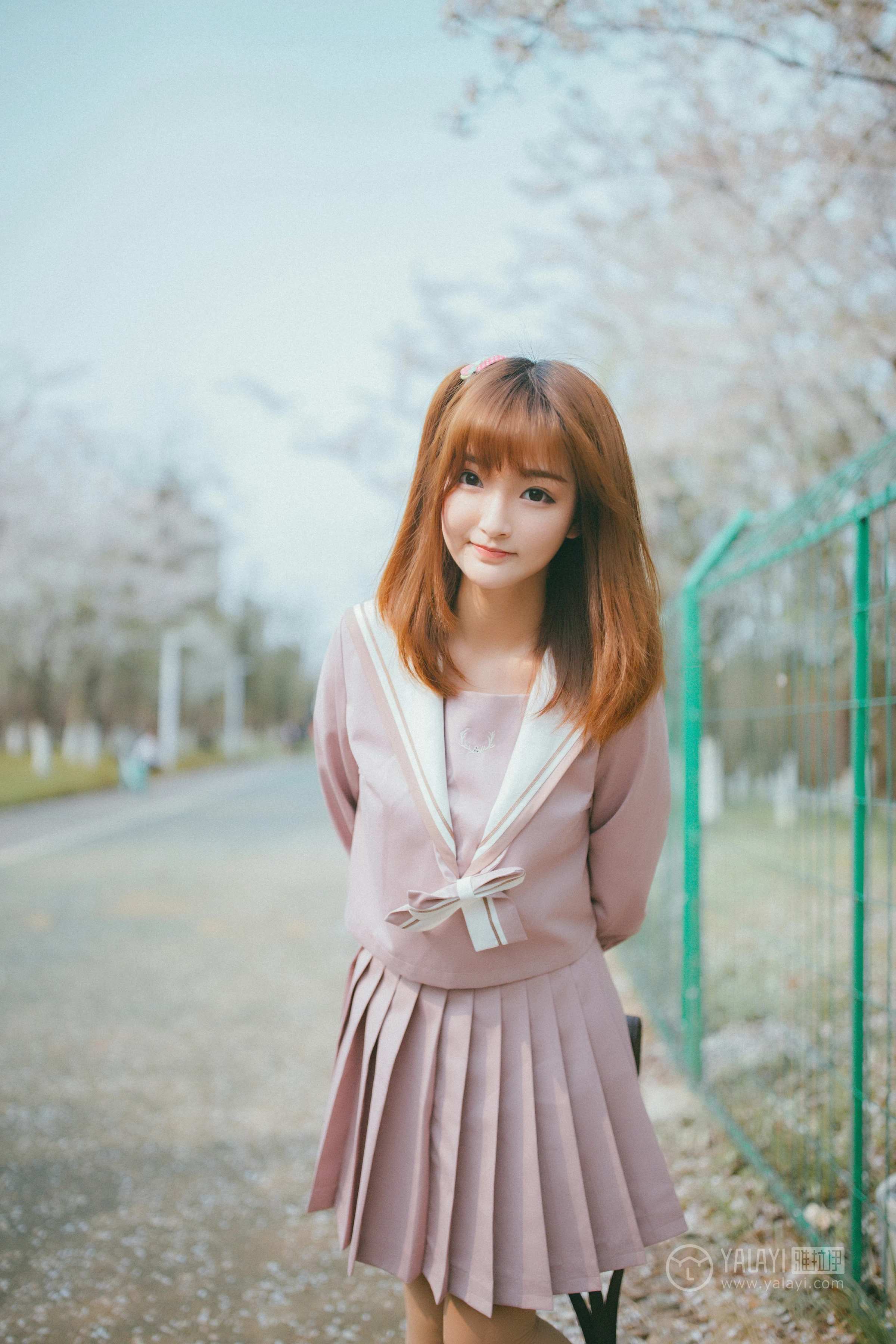 [YALAYI雅拉伊]No.246 樱花樱花想见你 团团 日本高中女生制服加肉色丝袜美腿性感私房写真集第5张