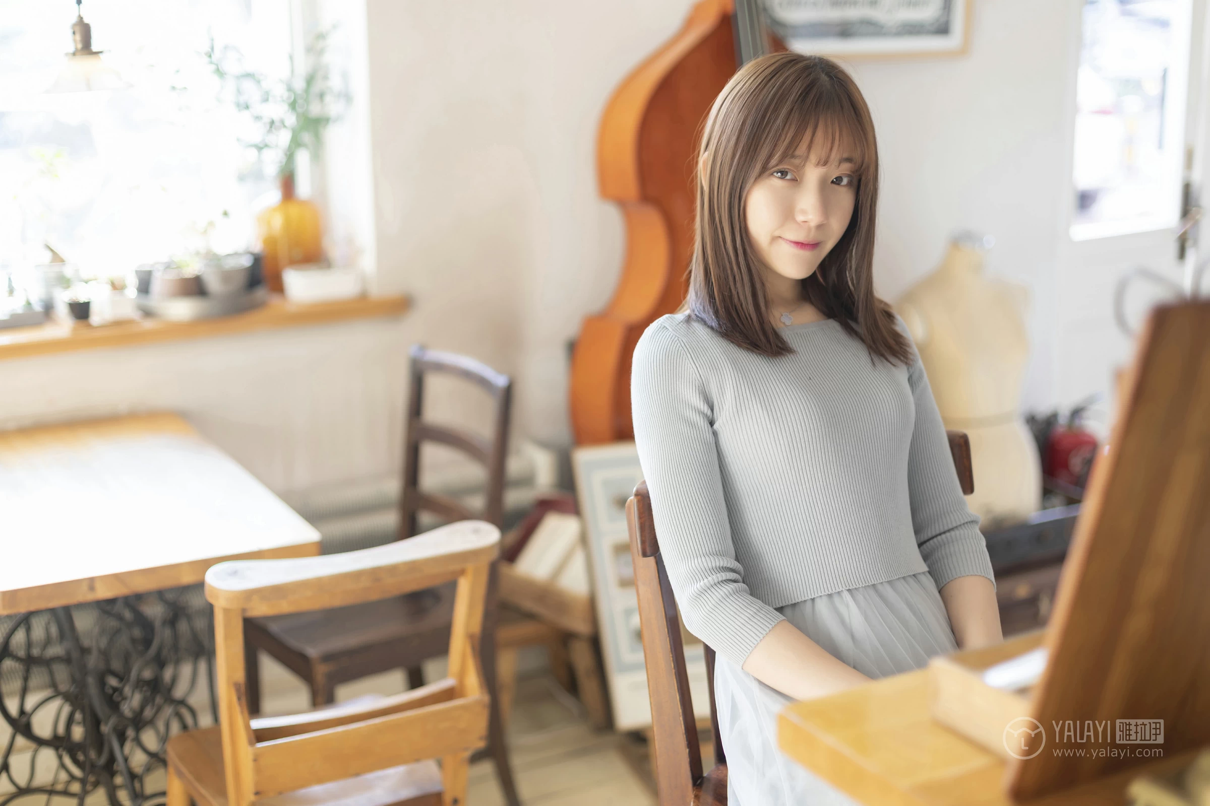 [YALAYI雅拉伊]No.249 看着你玩 刘开心 蓝色上衣加短裙清纯可爱私房写真集第6张