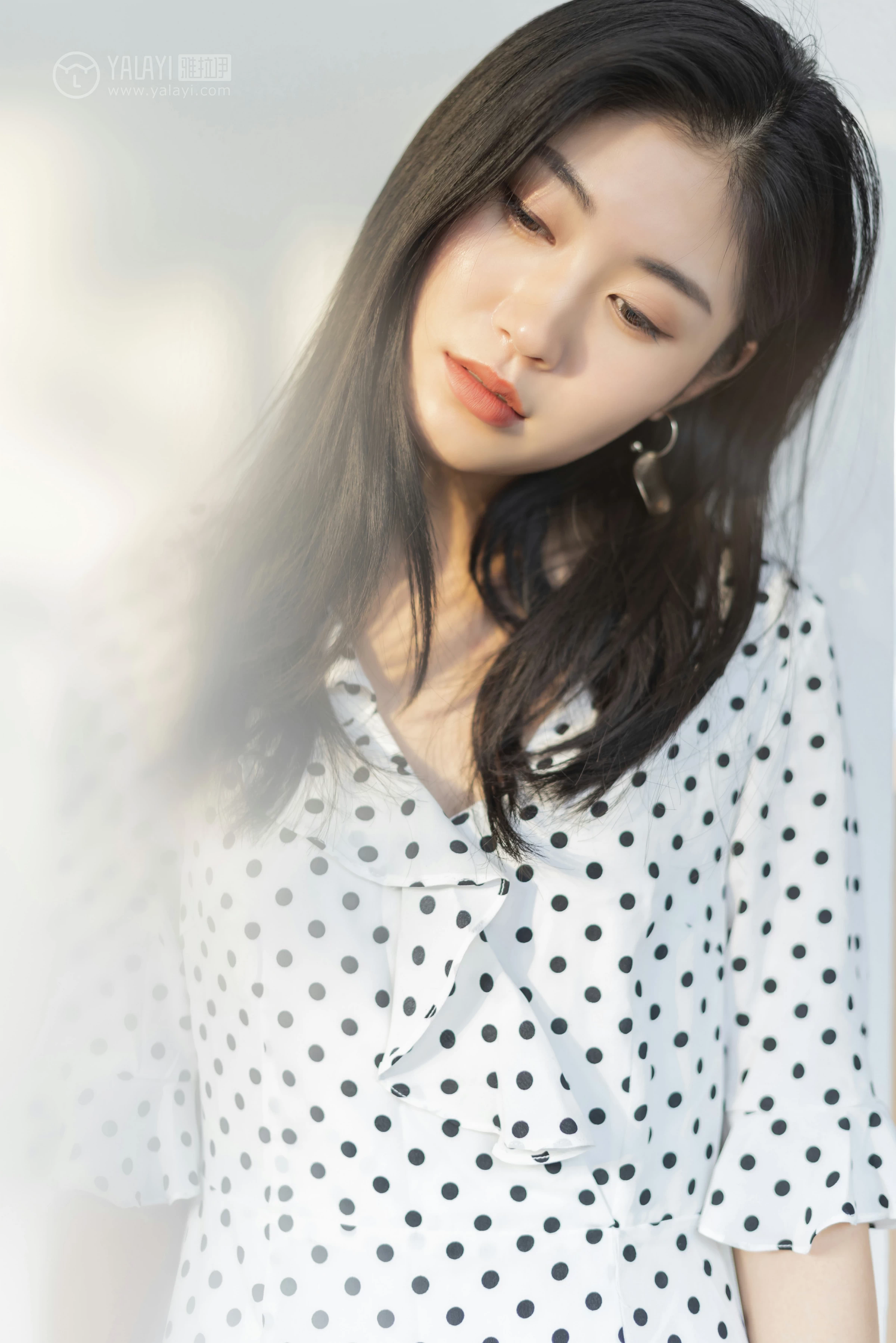 [YALAYI雅拉伊]No.264 波点女孩儿 乔妹儿 白色透视连衣裙居家私房写真集第3张