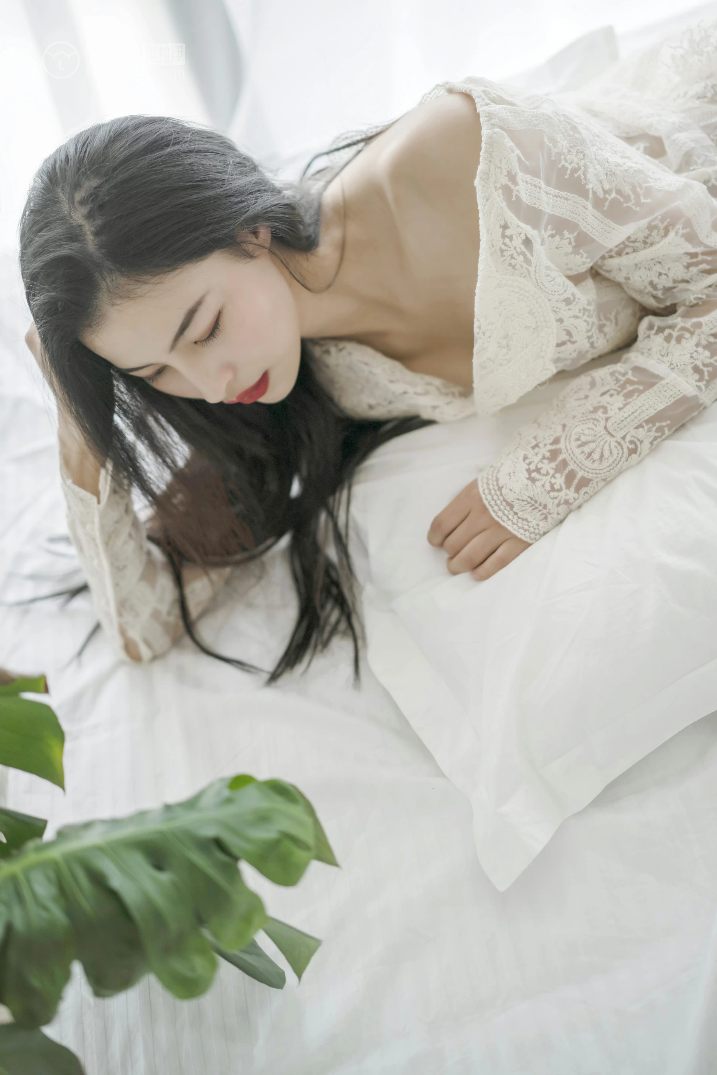 [YALAYI雅拉伊]No.280 盛夏的果实 小竹 情趣透视镂空衬衫加白色内衣性感私房写真集第6张