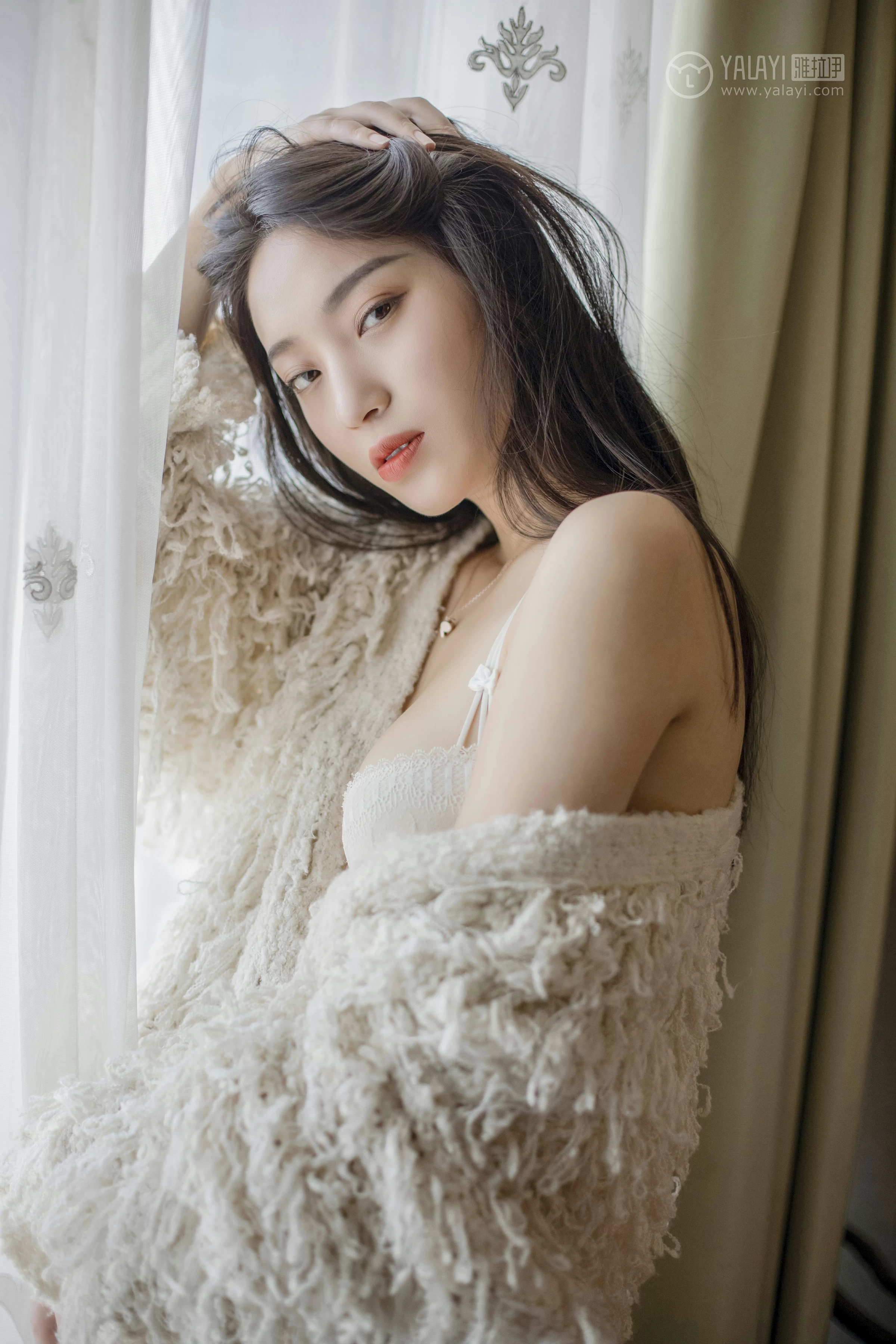 [YALAYI雅拉伊]No.281 你的样子 楚薇 米色睡衣加白色蕾丝内衣性感私房写真集第8张