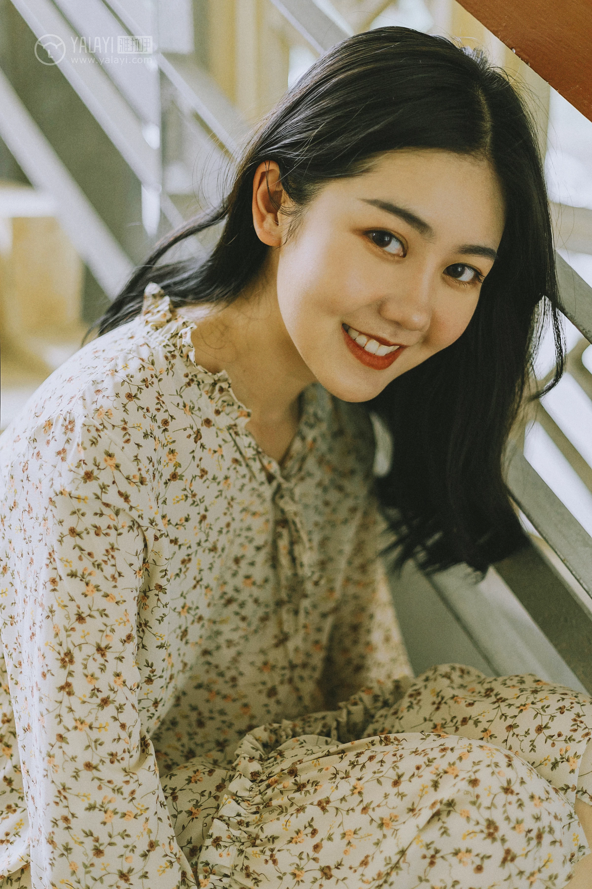 [YALAYI雅拉伊] No.274 芳华 喜儿 蓝色卫衣与白色透视短裙性感私房写真集第3张