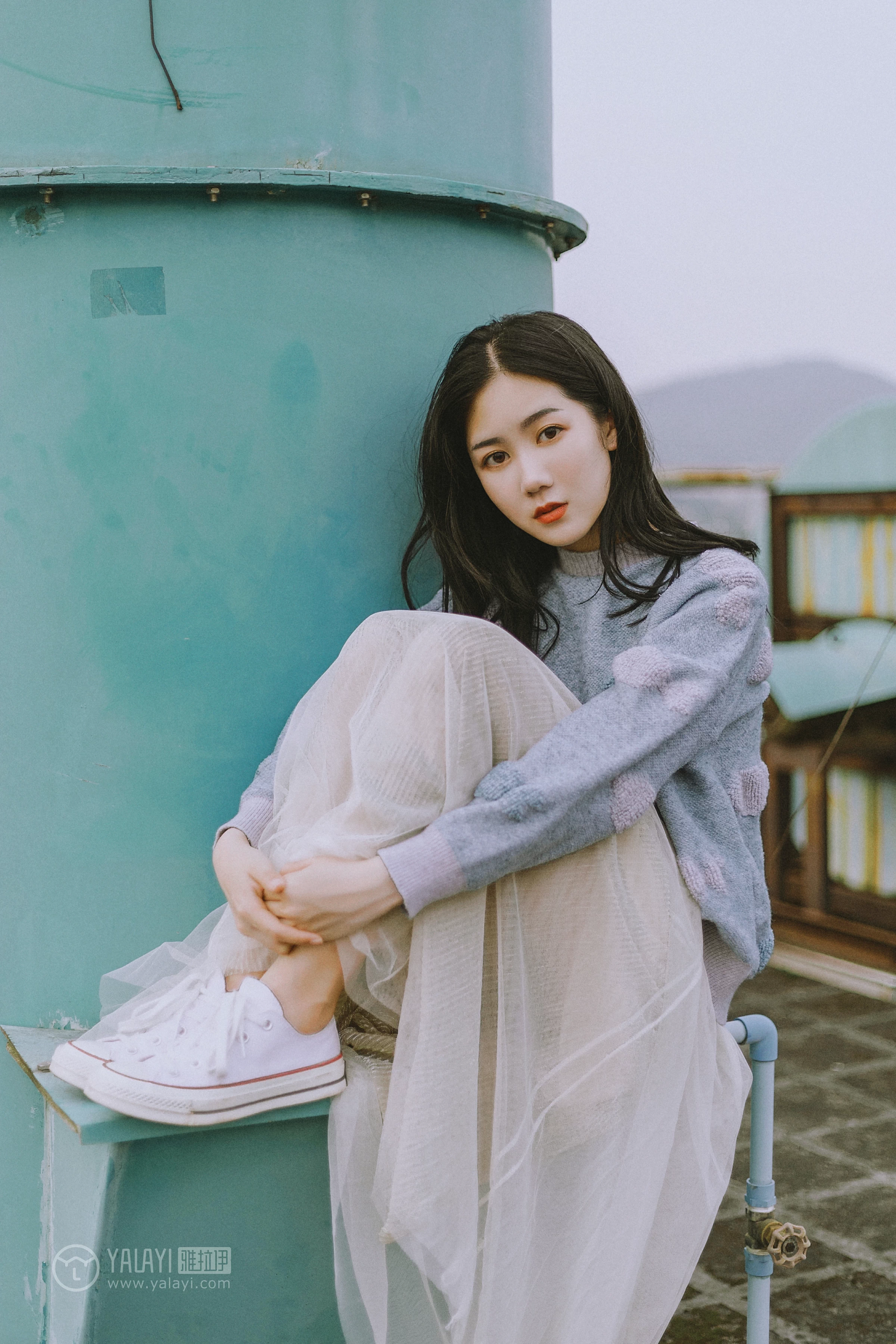 [YALAYI雅拉伊] No.274 芳华 喜儿 蓝色卫衣与白色透视短裙性感私房写真集第10张