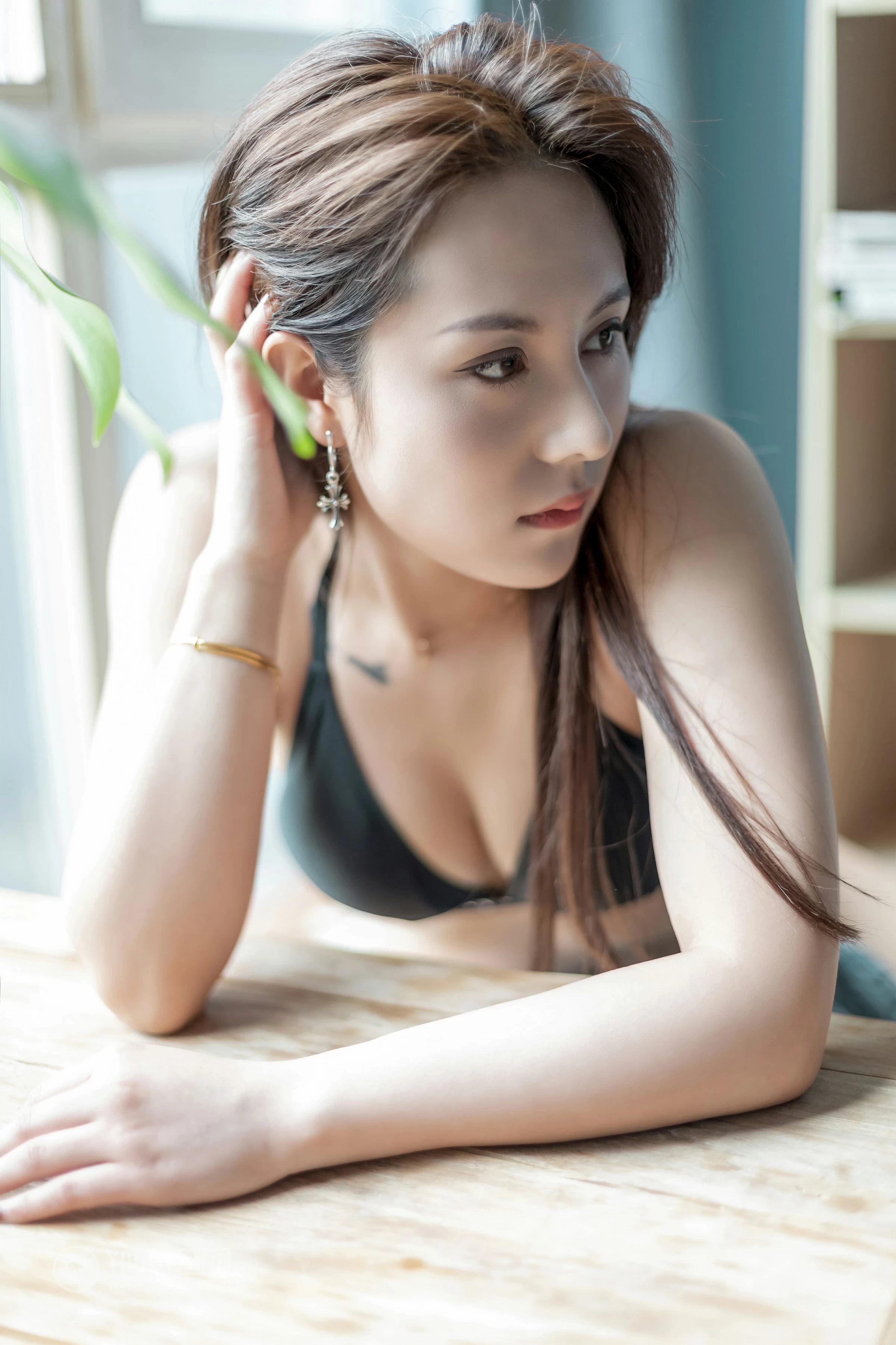 [YALAYI雅拉伊]No.284 牛仔的诱惑 雅辛 牛仔外套加运动内衣性感私房写真集第9张