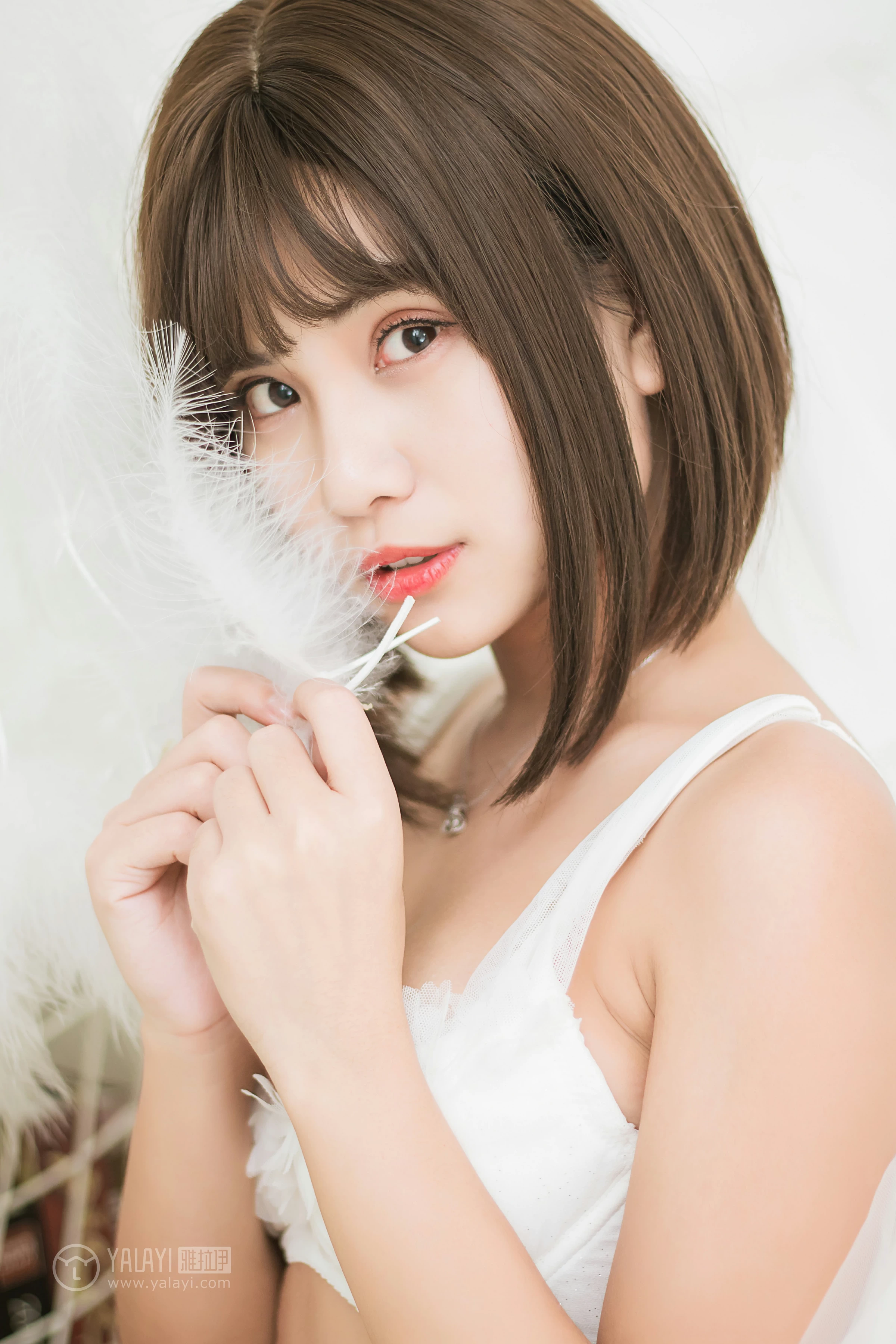 [YALAYI雅拉伊]No.289 白羽丽人 宝儿 白色蕾丝内衣加内裤性感私房写真集第5张