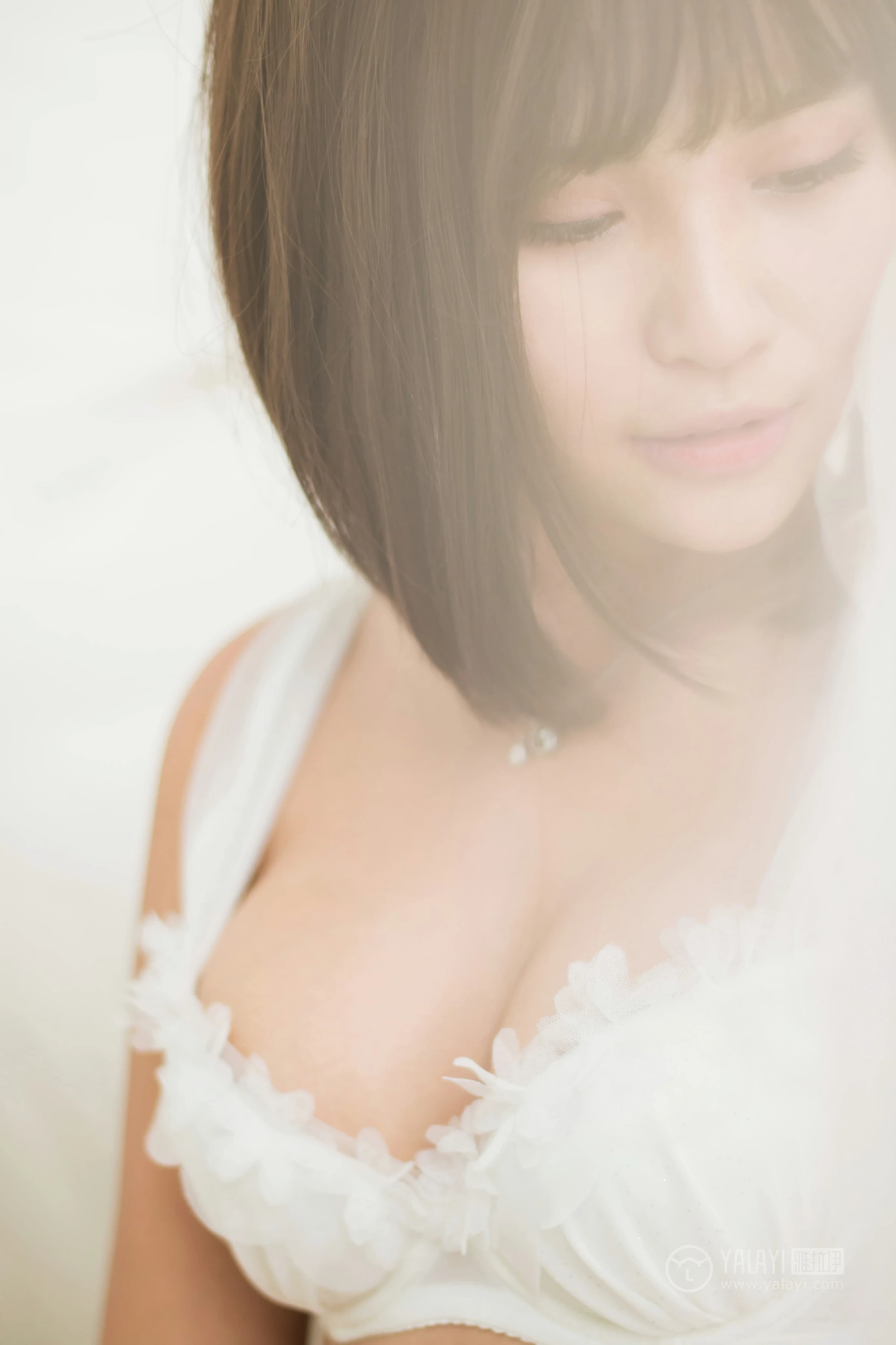 [YALAYI雅拉伊]No.289 白羽丽人 宝儿 白色蕾丝内衣加内裤性感私房写真集第15张