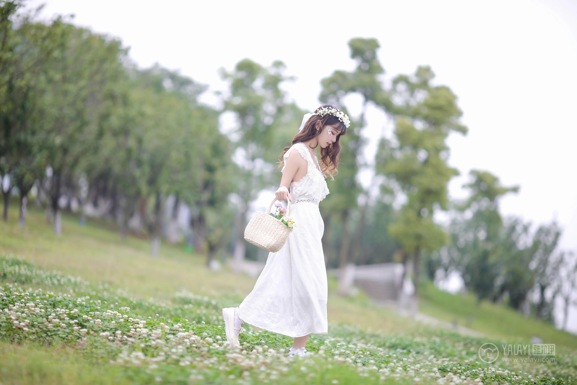 [YALAYI雅拉伊]No.303 花仙 花儿 白色镂空连衣裙与白色芭蕾舞裙性感私房写真集第11张