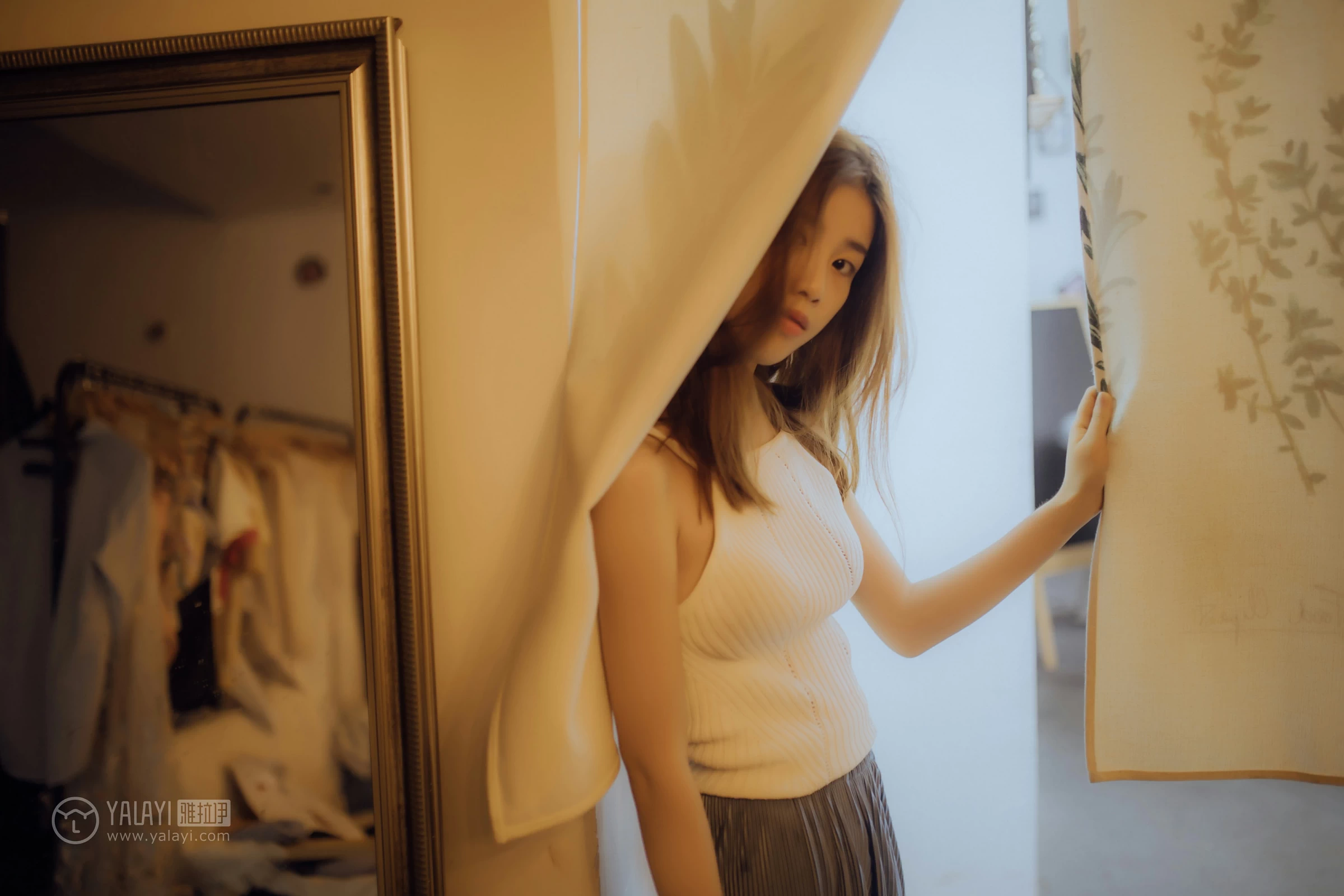 [YALAYI雅拉伊]No.307 闪亮女孩 圈圈 白色连体比基尼泳装性感私房写真集第14张