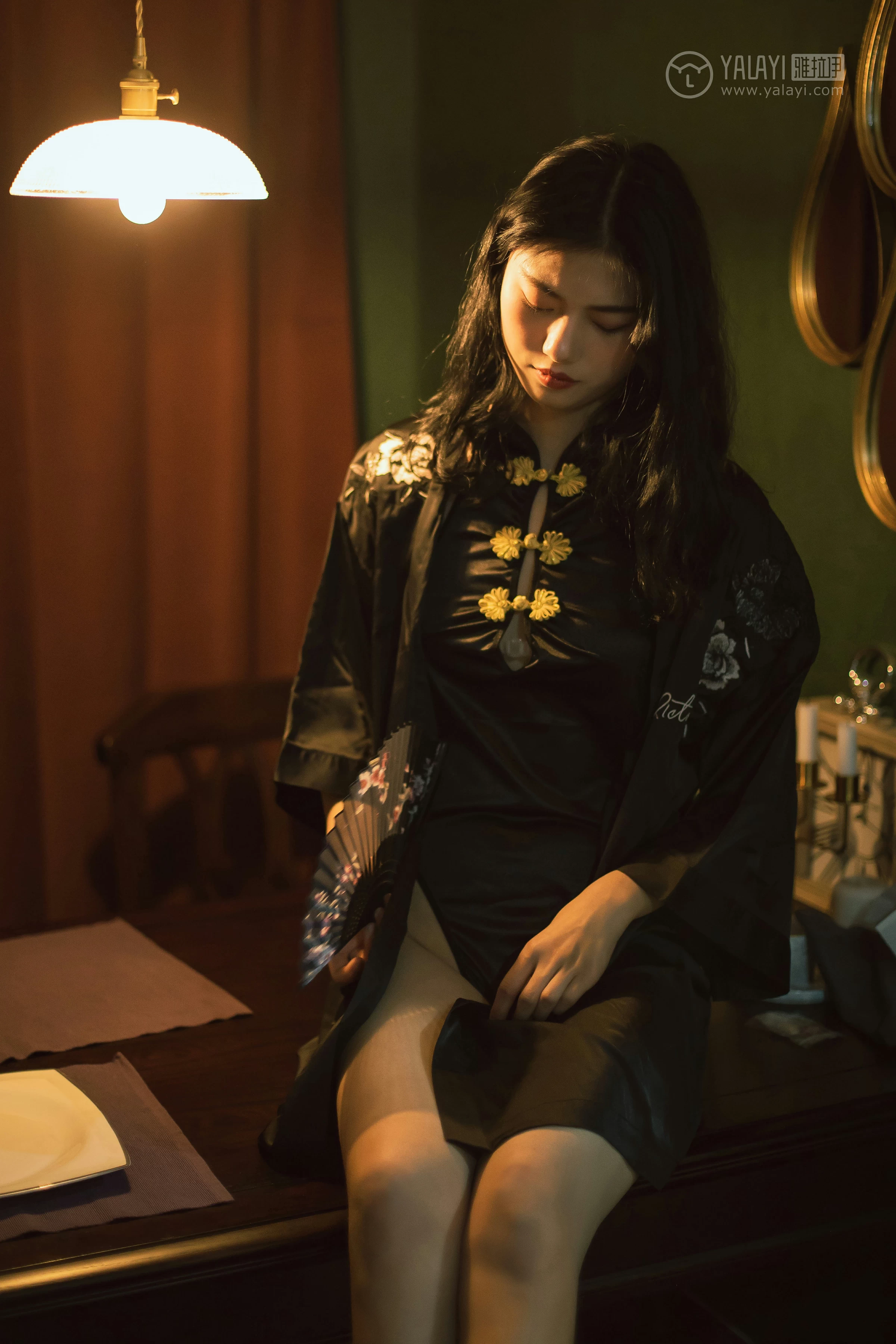 [YALAYI雅拉伊]No.309 夜来香 和风 黑色睡衣加黑色情趣旗袍性感私房写真集第4张