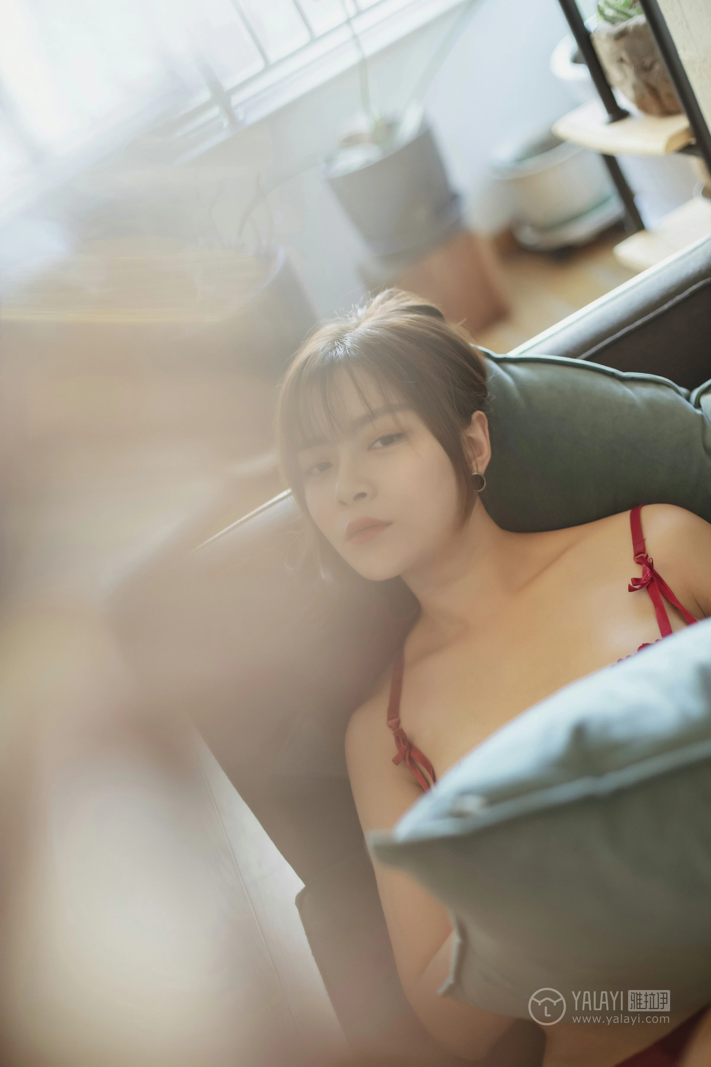 [YALAYI雅拉伊]No.312 私人 芷琳 粉色吊带透视睡衣加红色蕾丝内衣性感私房写真集第5张