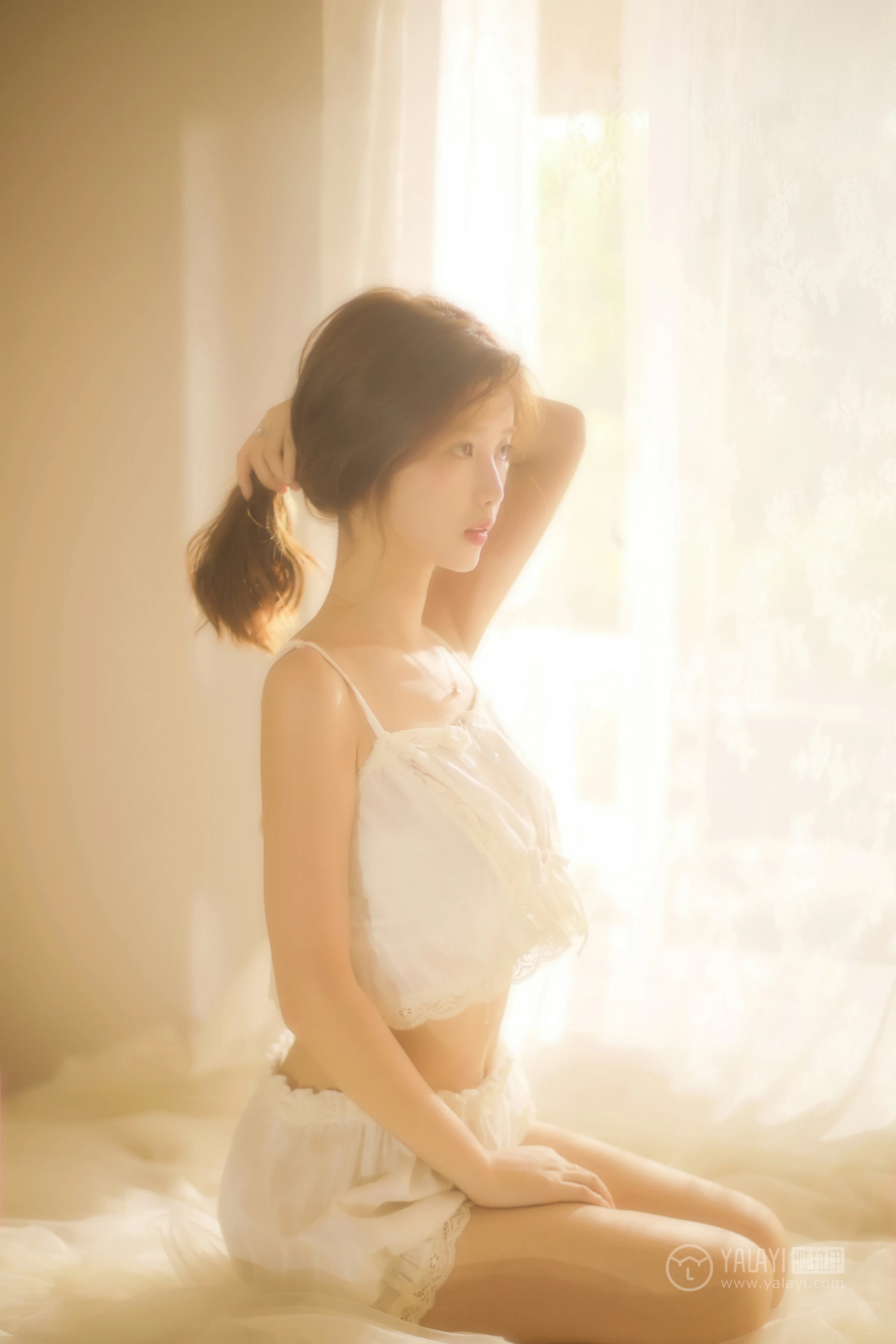 [YALAYI雅拉伊]No.315 夏日蜜语 圈圈 白色透视吊带内衣加短裤清纯靓丽私房写真集第4张