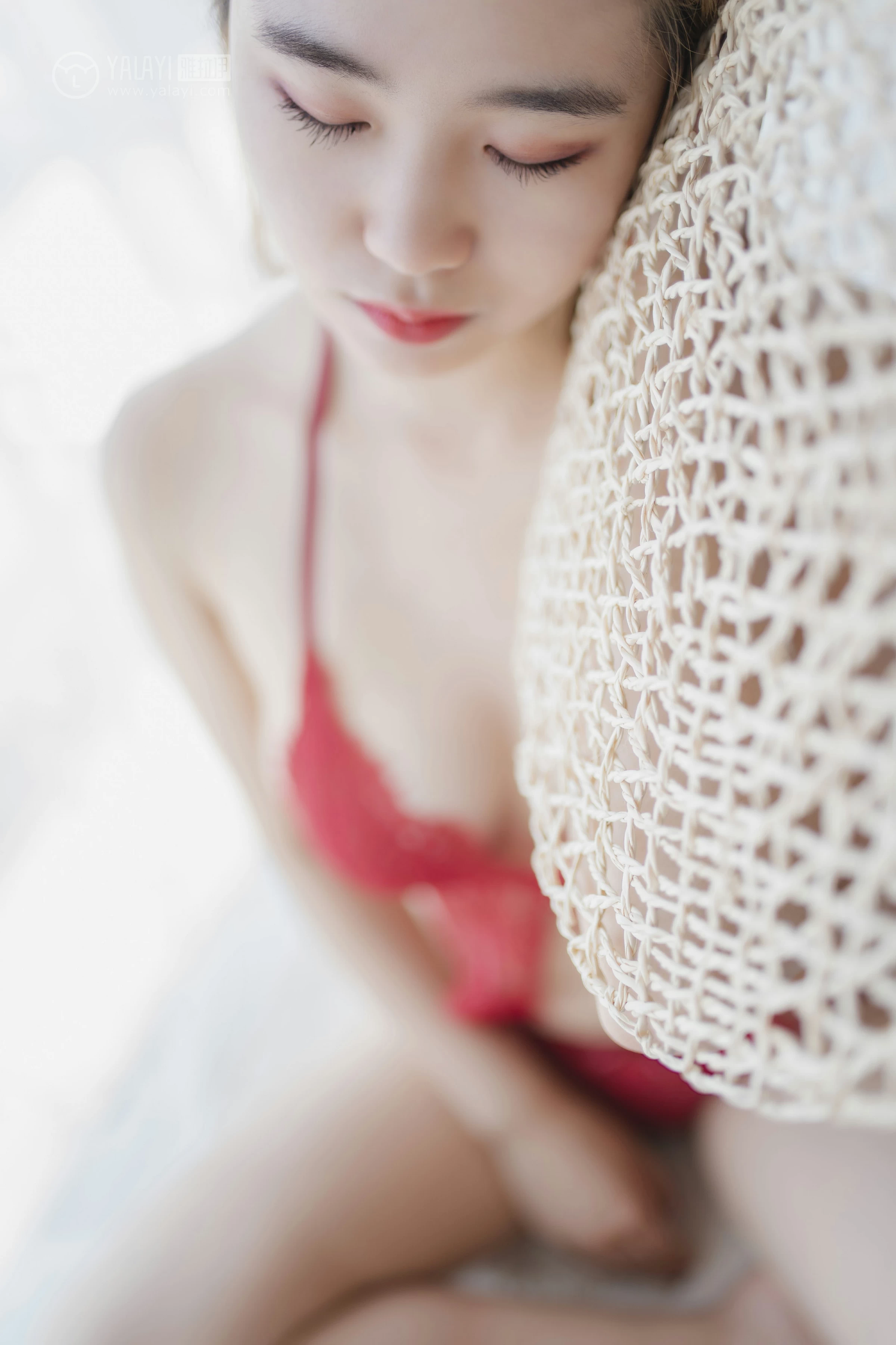 [YALAYI雅拉伊]No.319 红梅香 舒小小 红色透视蕾丝情趣内衣性感私房写真集第13张