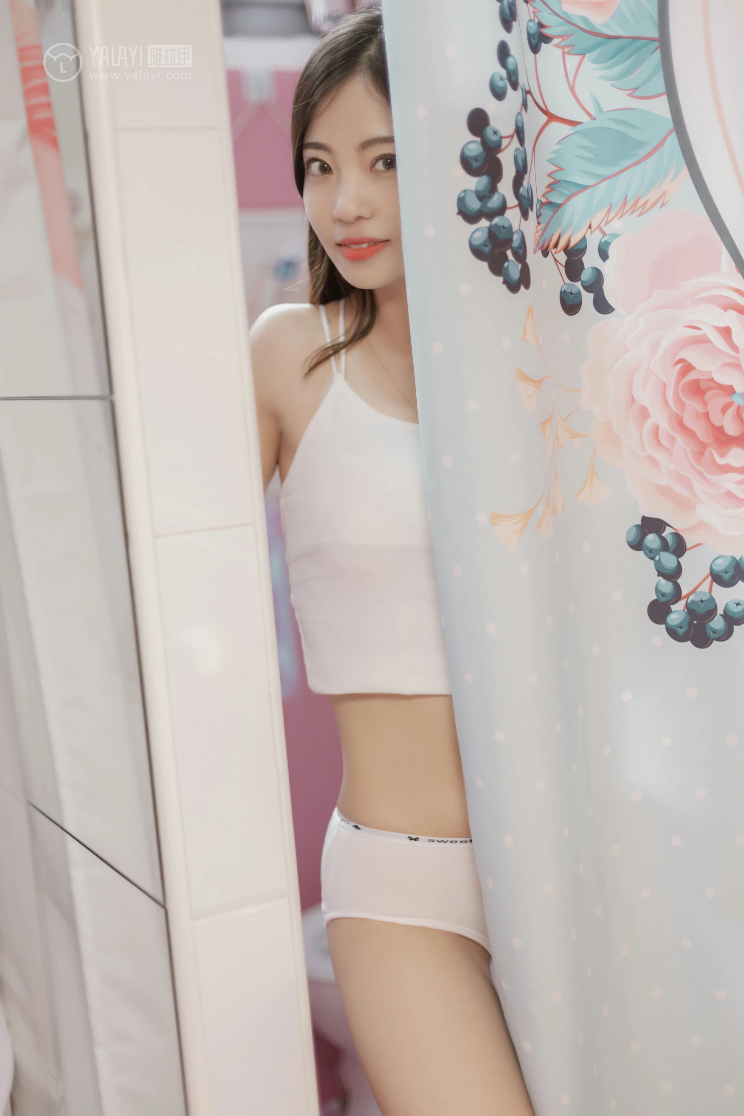 [YALAYI雅拉伊]No.327 粉色恋爱季 高若童 白色性感小背心加白色内衣居家私房写真集第9张