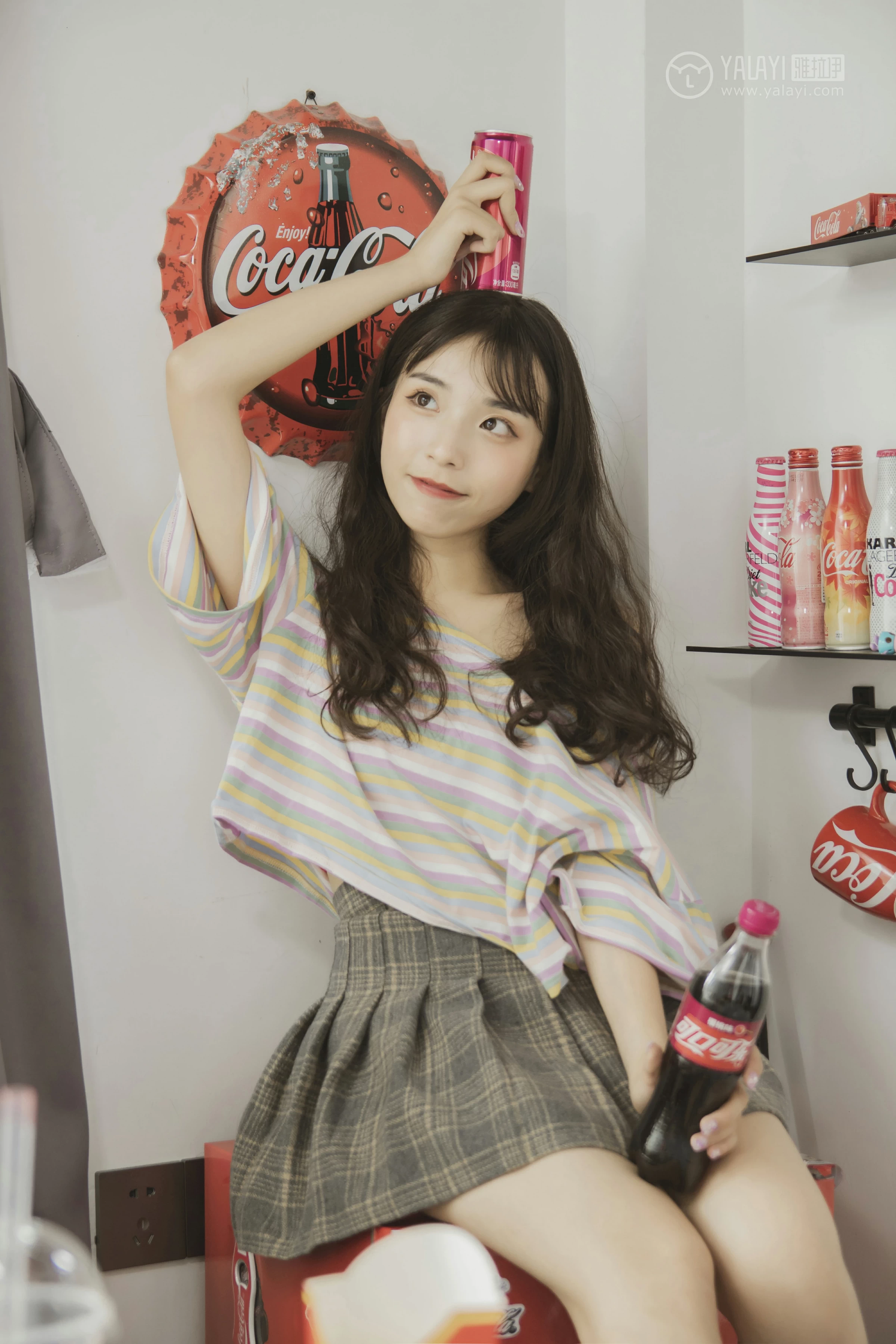[YALAYI雅拉伊]No.340 氧气女孩 阿橙 条纹短袖加灰色短裙清纯可爱私房写真集第6张