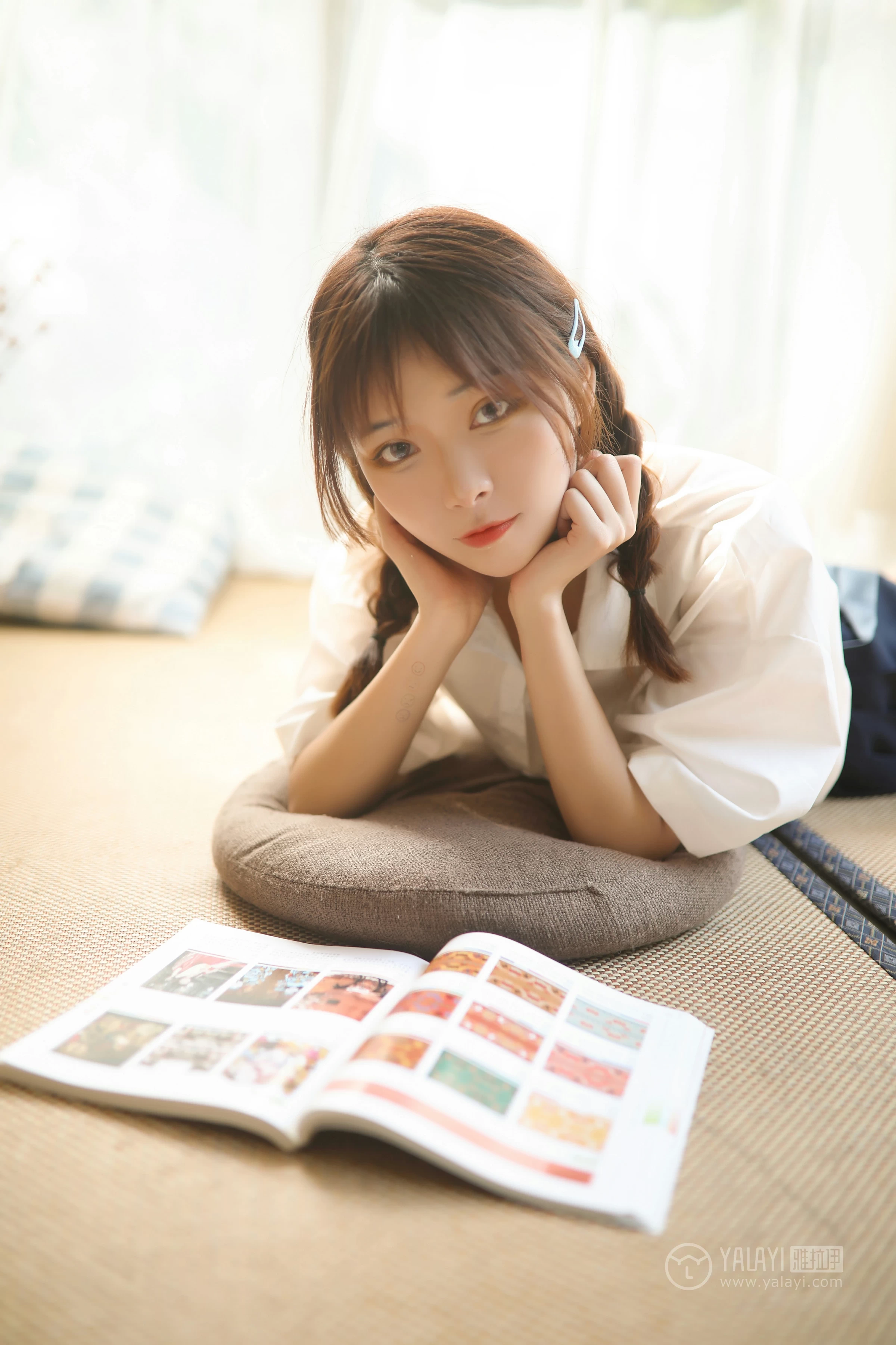 [YALAYI雅拉伊]No.342 与她的夏日恋爱 暄暄 白色衬衫加黑色短裙清纯可爱私房写真集第9张