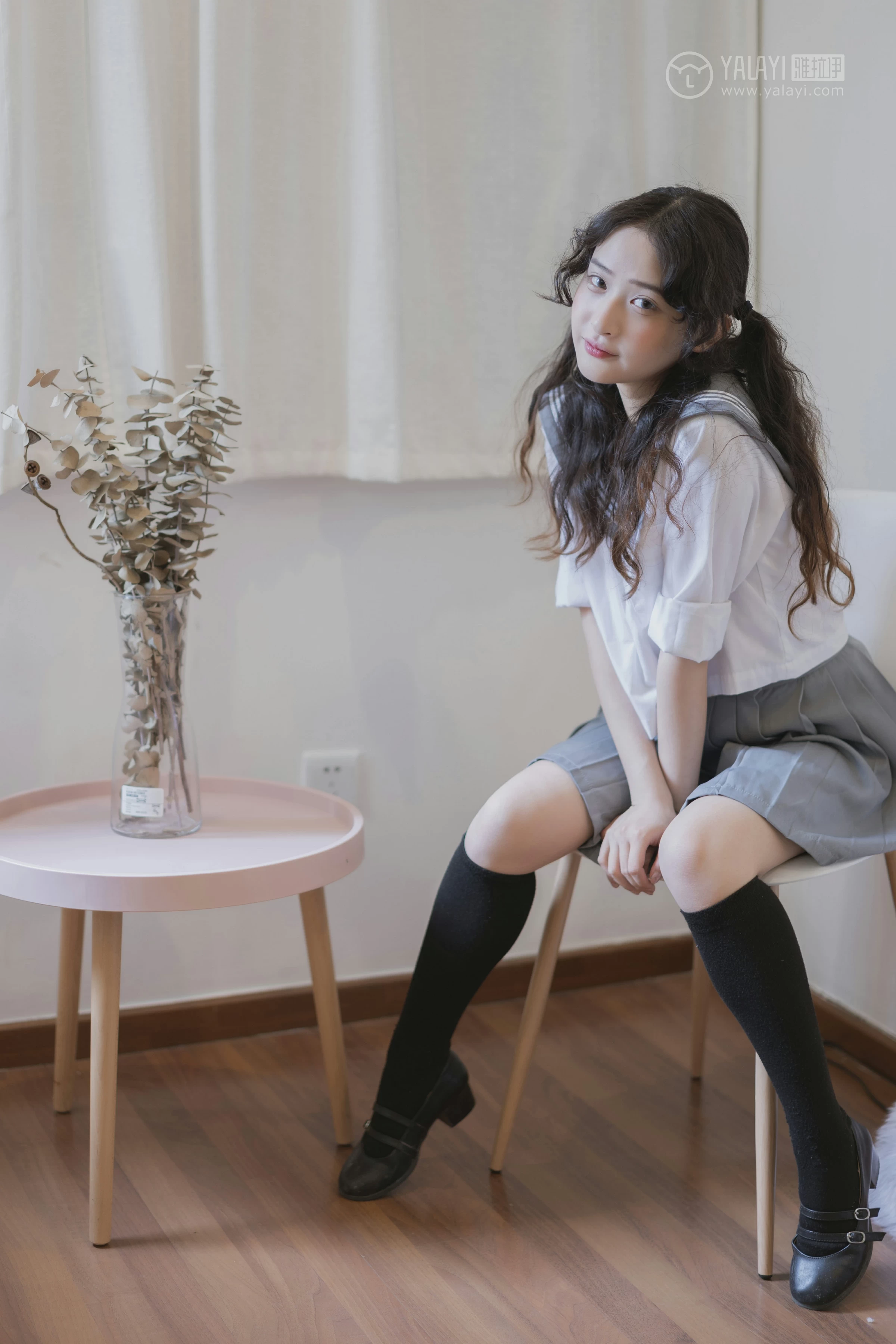 [YALAYI雅拉伊]No.349 清纯学生妹 西子 高中女生制服与短裙性感私房写真集第1张