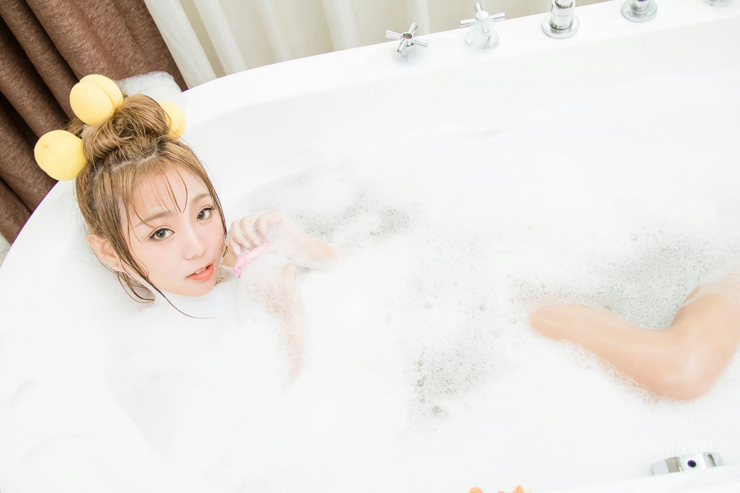 [YALAYI雅拉伊]No.352 泡泡浴 灵儿 白色镂空情趣内衣性感私房写真集第6张