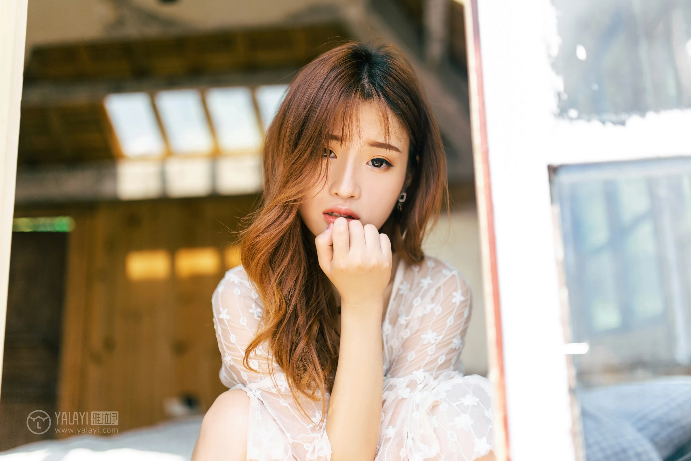 [YALAYI雅拉伊]No.354 向往的生活 朵朵 白色性感小背心与透视镂空连衣裙私房写真集第14张