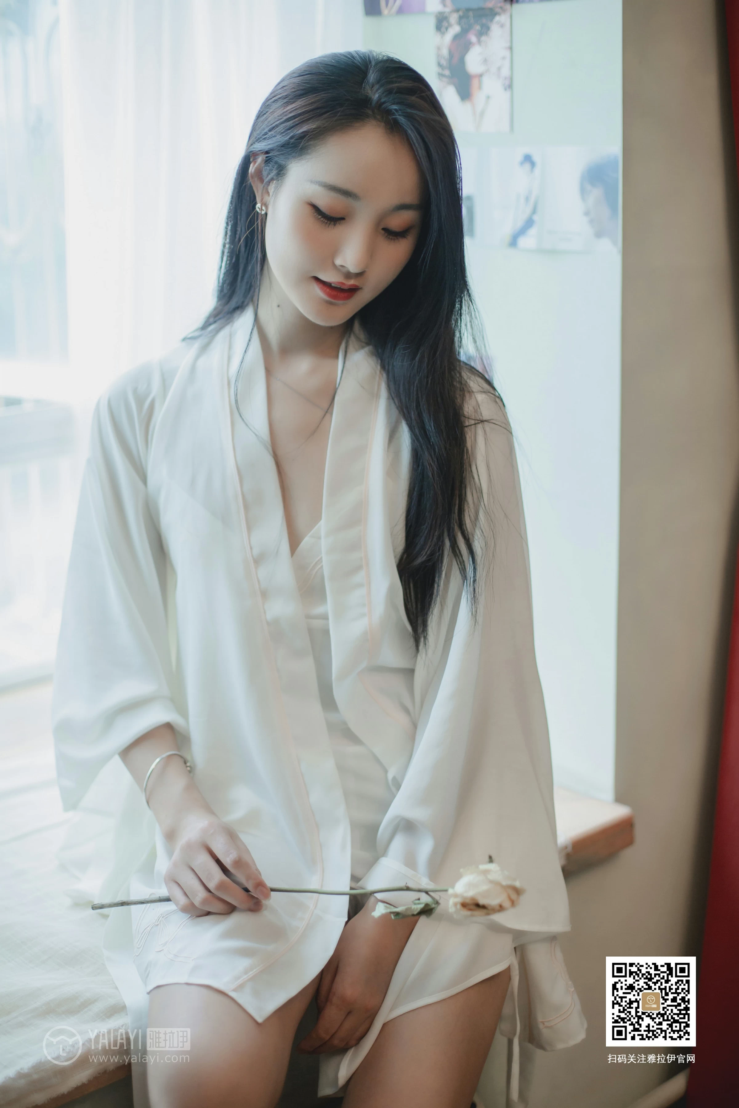 [YALAYI雅拉伊]No.361 Elegant 项兴咏 白色睡衣加白色吊带内衣性感私房写真集第5张