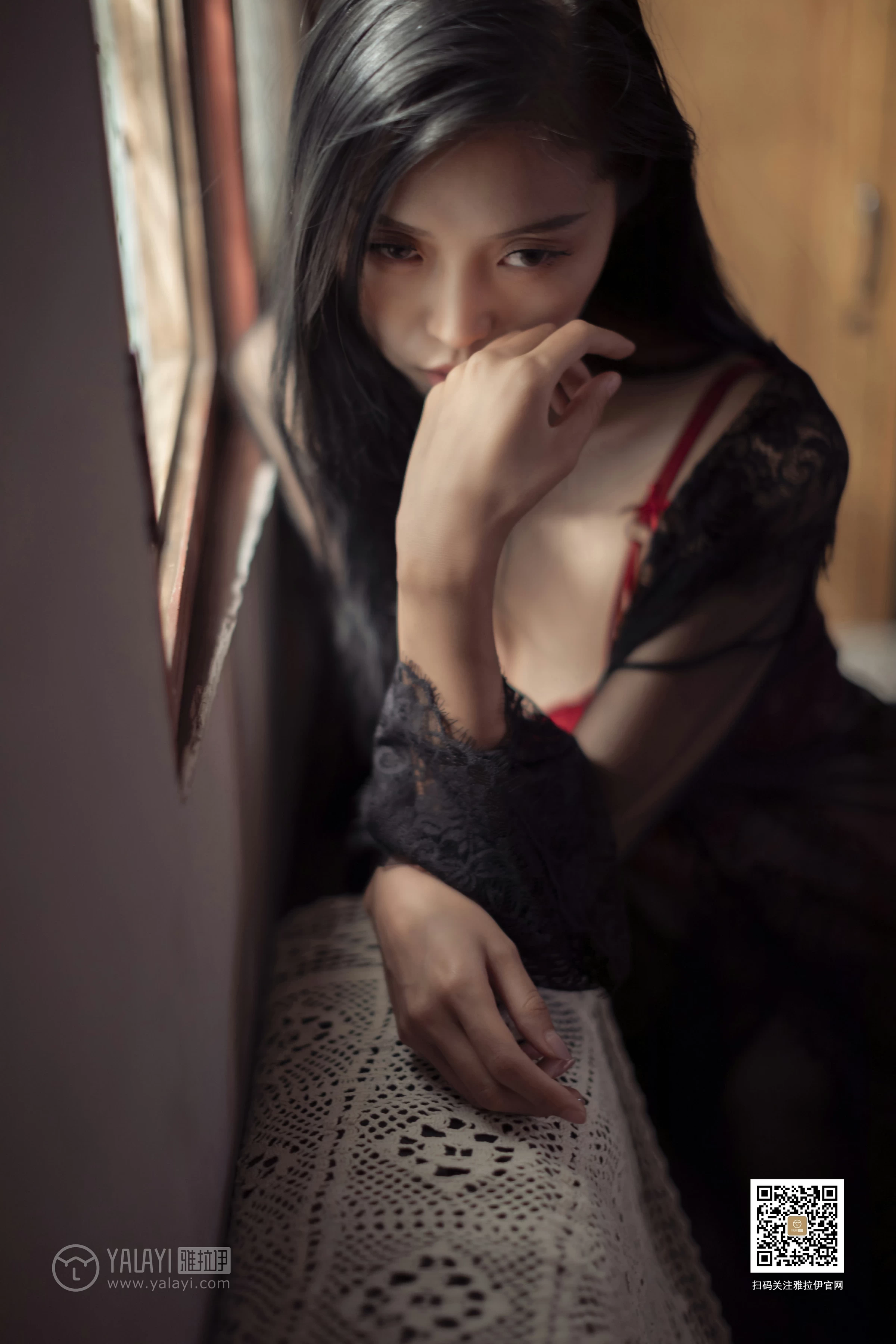 [YALAYI雅拉伊]No.368 梦醒时分 图雅 黑色透视情趣睡衣加红色蕾丝内衣性感私房写真集第16张