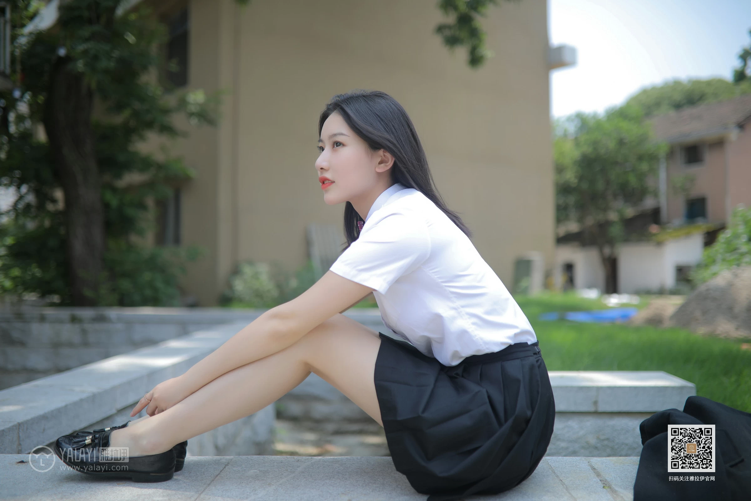 [YALAYI雅拉伊]No.387 毕业季 白璐 黑色高中女生制服与短裙加肉色丝袜美腿性感私房写真集第11张