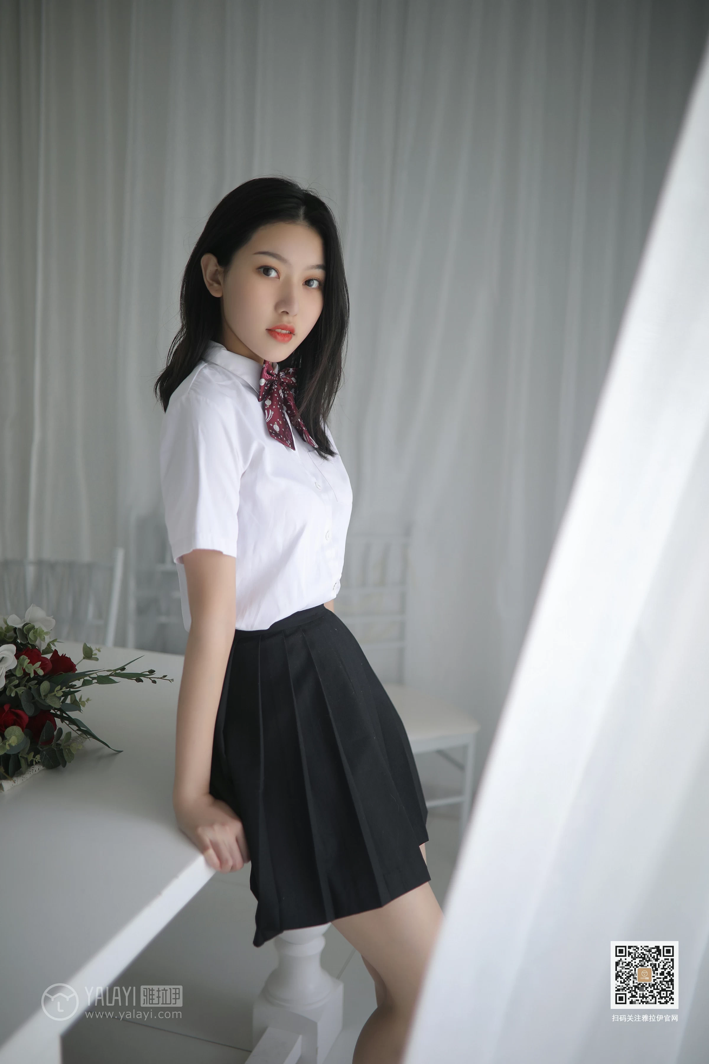 [YALAYI雅拉伊]No.387 毕业季 白璐 黑色高中女生制服与短裙加肉色丝袜美腿性感私房写真集第14张