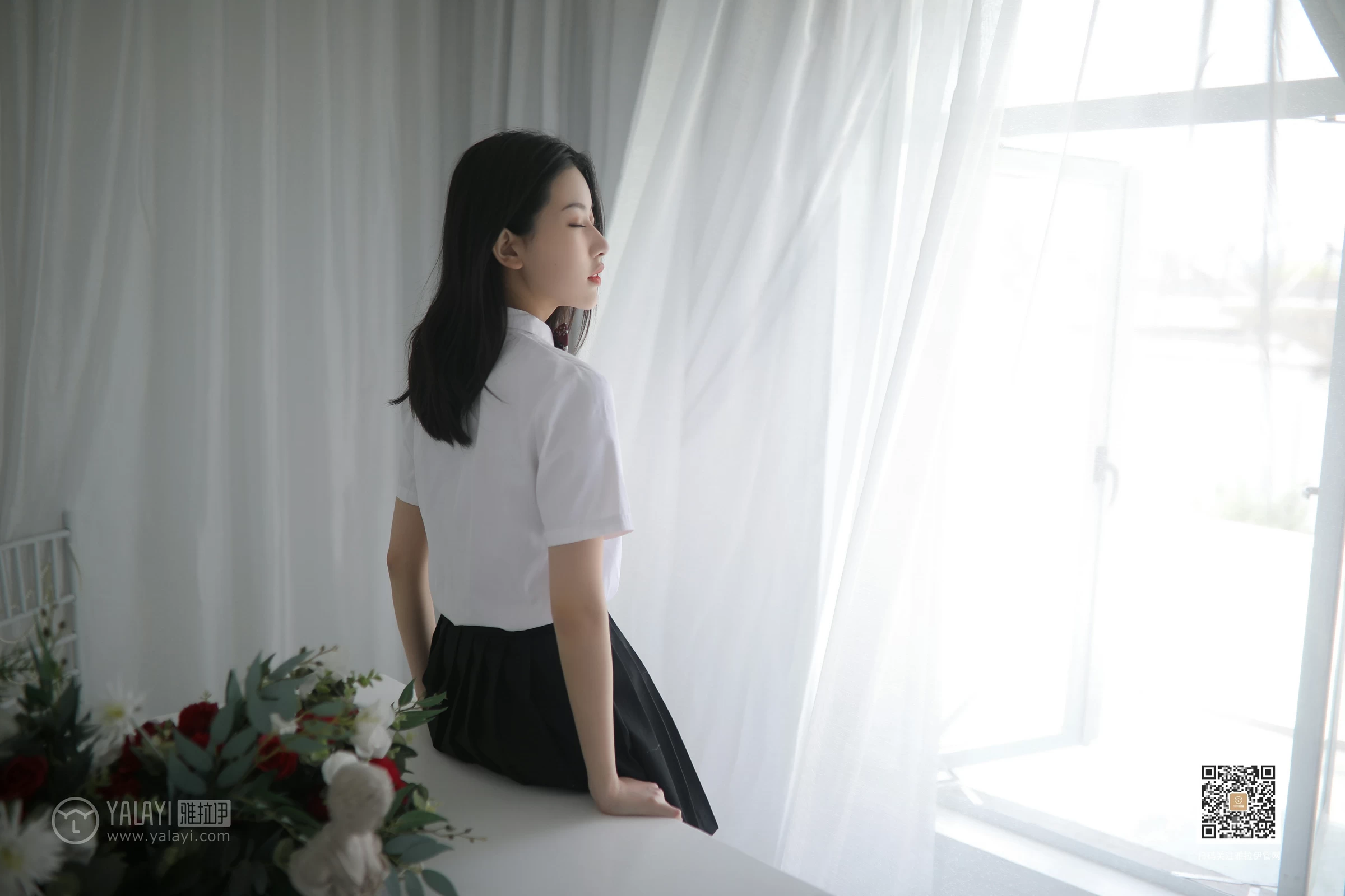 [YALAYI雅拉伊]No.387 毕业季 白璐 黑色高中女生制服与短裙加肉色丝袜美腿性感私房写真集第14张
