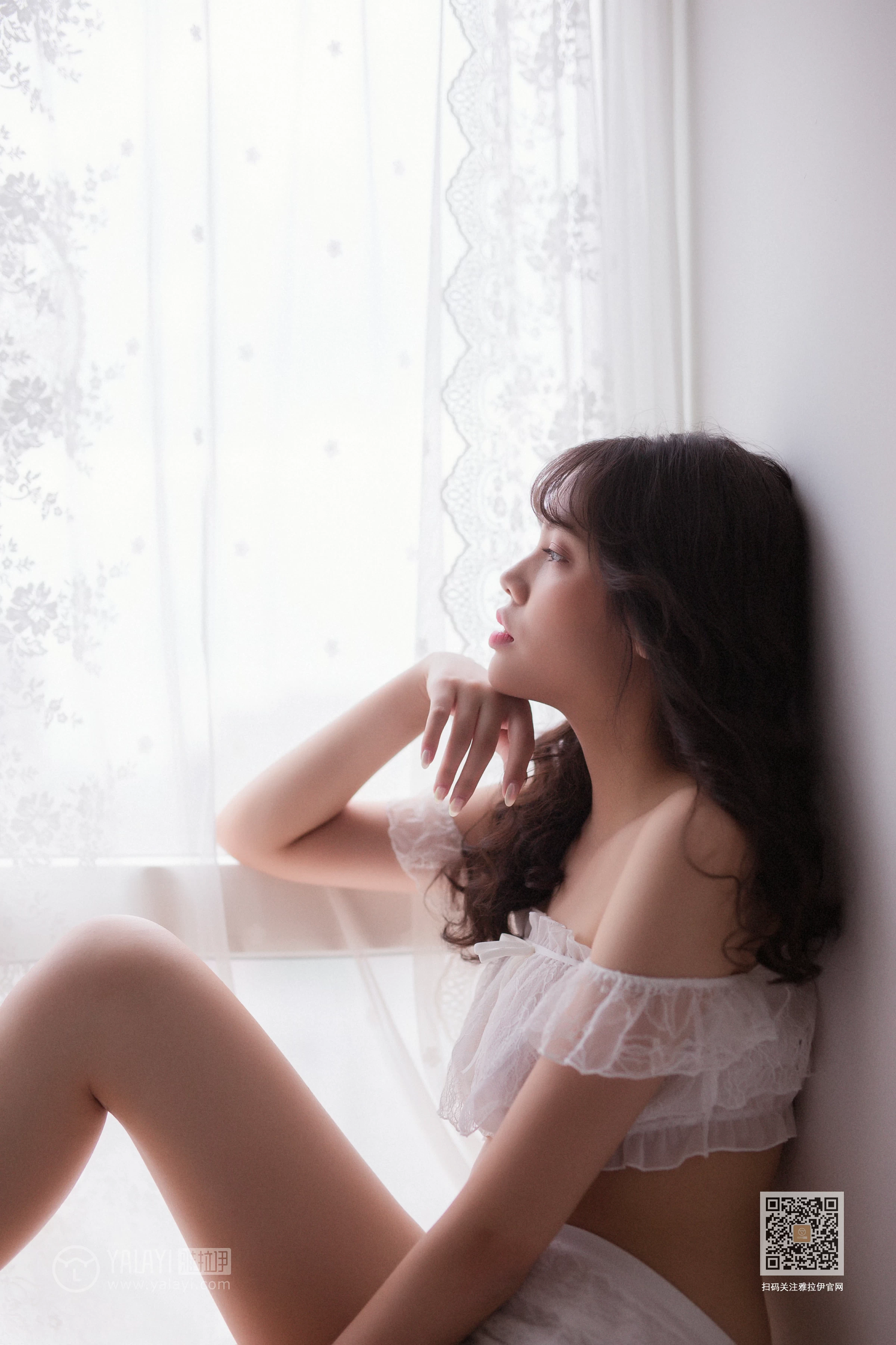 [YALAYI雅拉伊]No.391 撩拨 静儿 白色透视蕾丝内衣加安全短裤性感私房写真集第2张