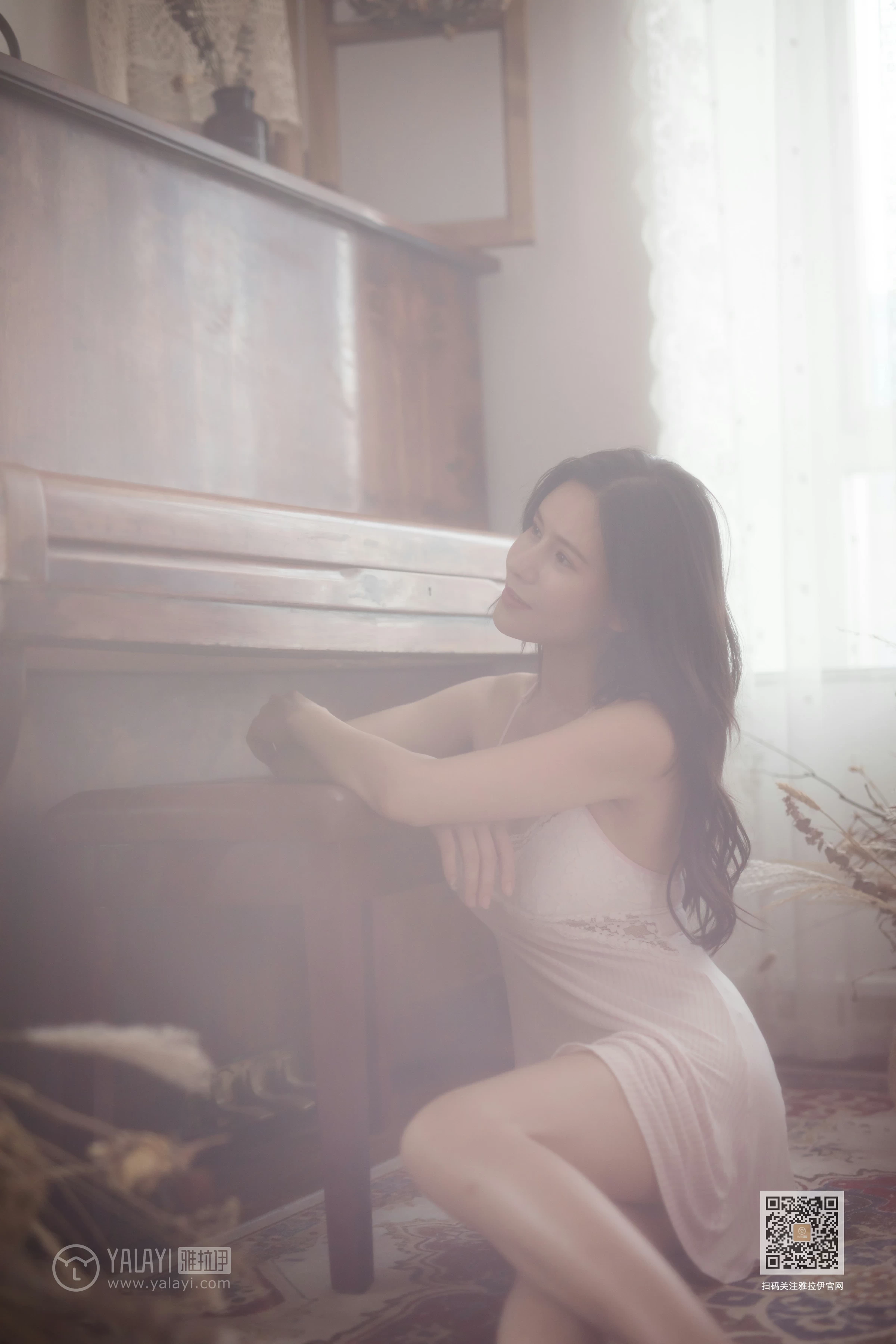 [YALAYI雅拉伊]No.400 想念你 瑶瑶 白色吊带蕾丝睡衣裙居家性感私房写真集第10张