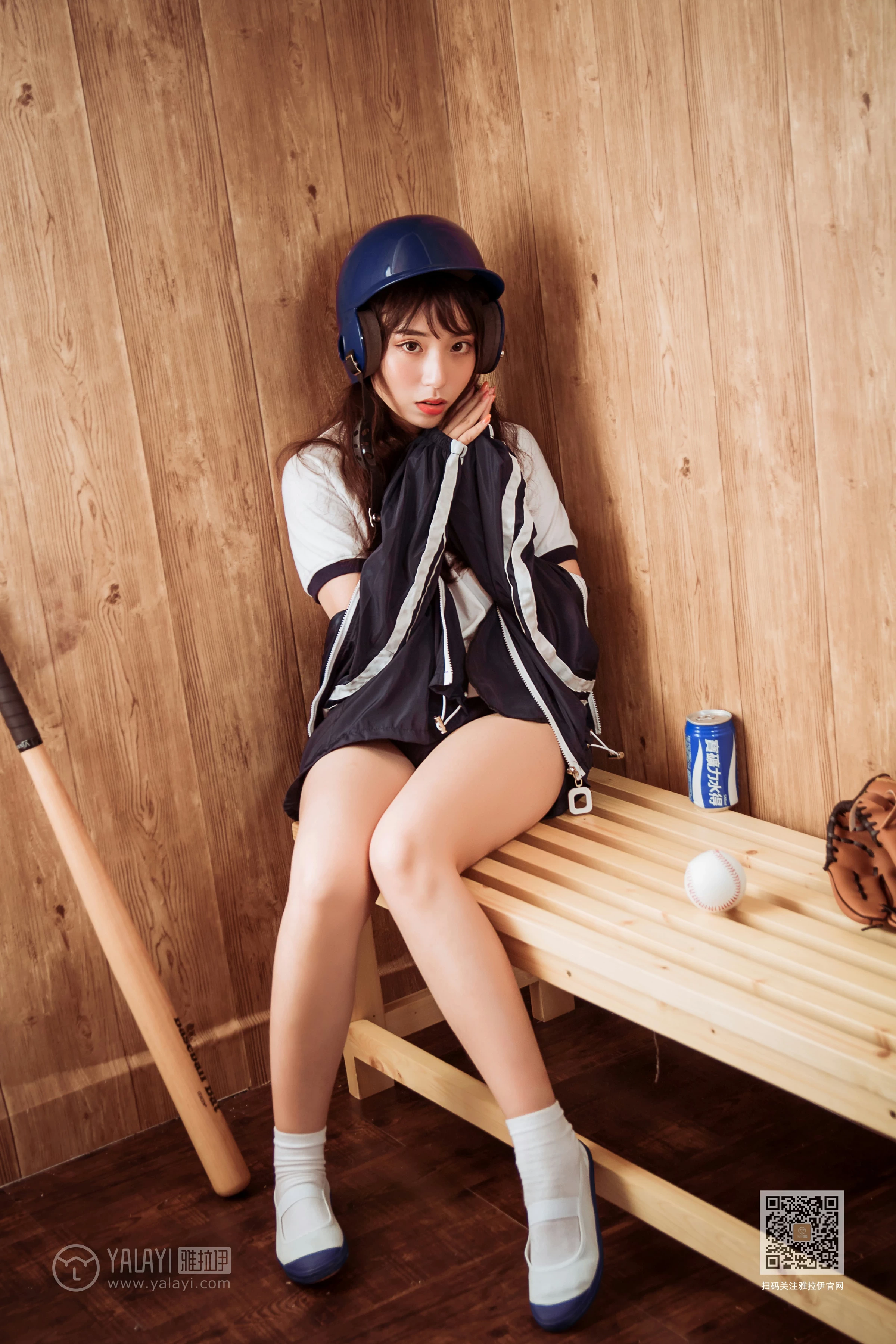[YALAYI雅拉伊]Vol.407 美女棒球手 阿橙 白色短袖加蓝色短裤性感私房写真集第5张