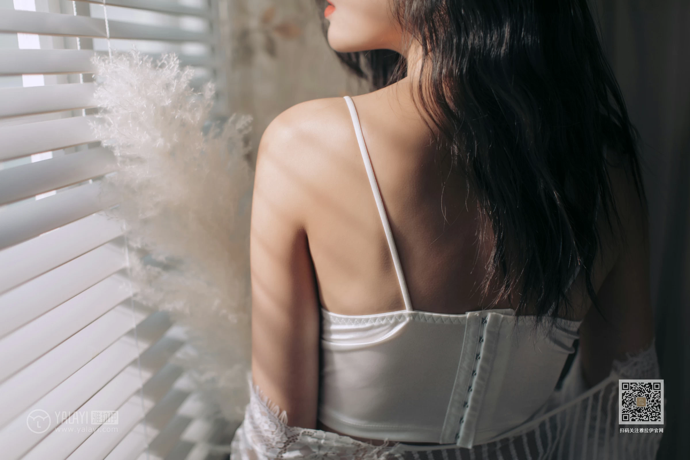 [YALAYI雅拉伊]Vol.423 好想告诉你 仓儿 白色透视镂空睡衣加白色内衣性感私房写真集第18张