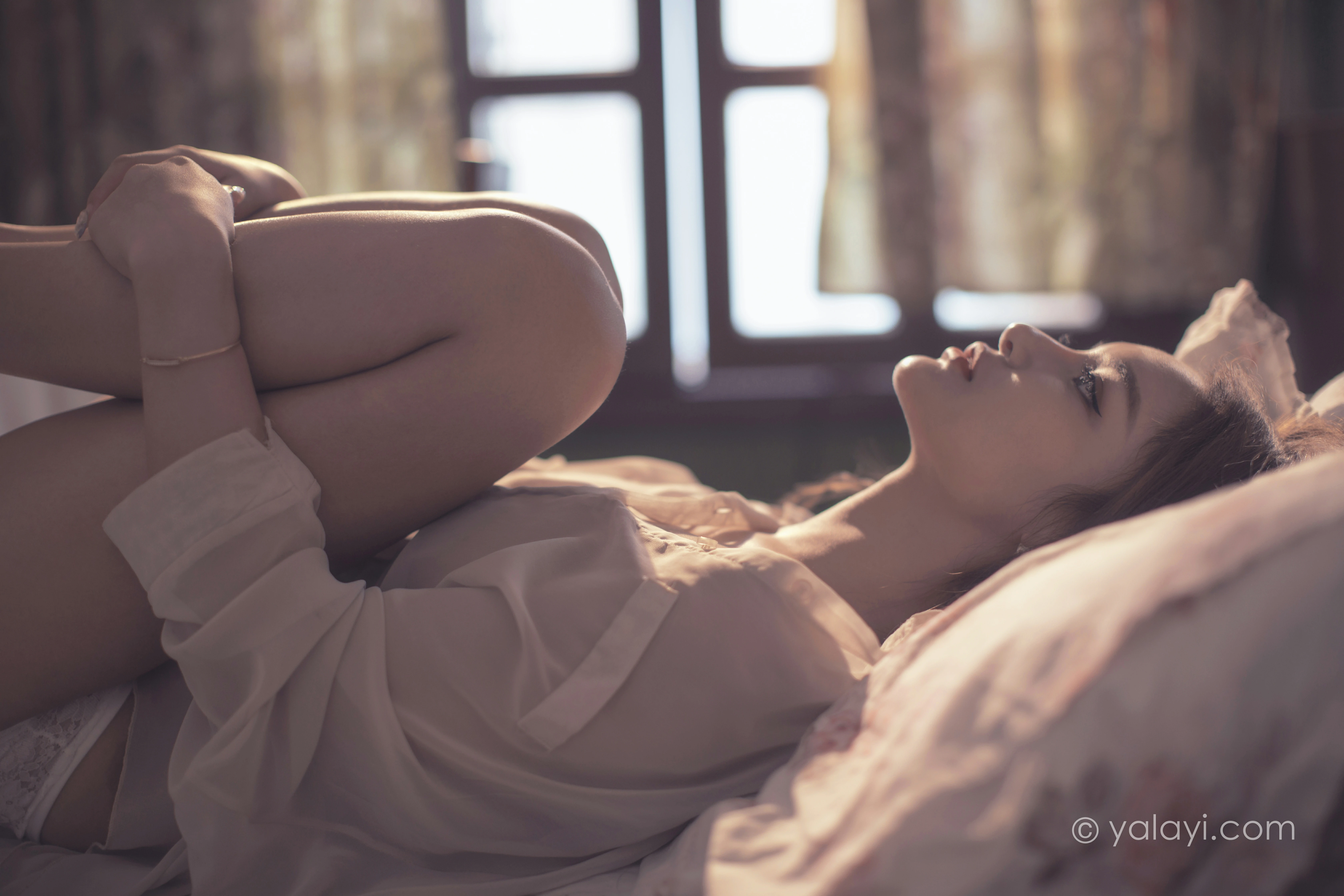 [YALAYI雅拉伊]NO.803 若有思 梓杨 白色透视衬衫居家性感私房写真集第3张