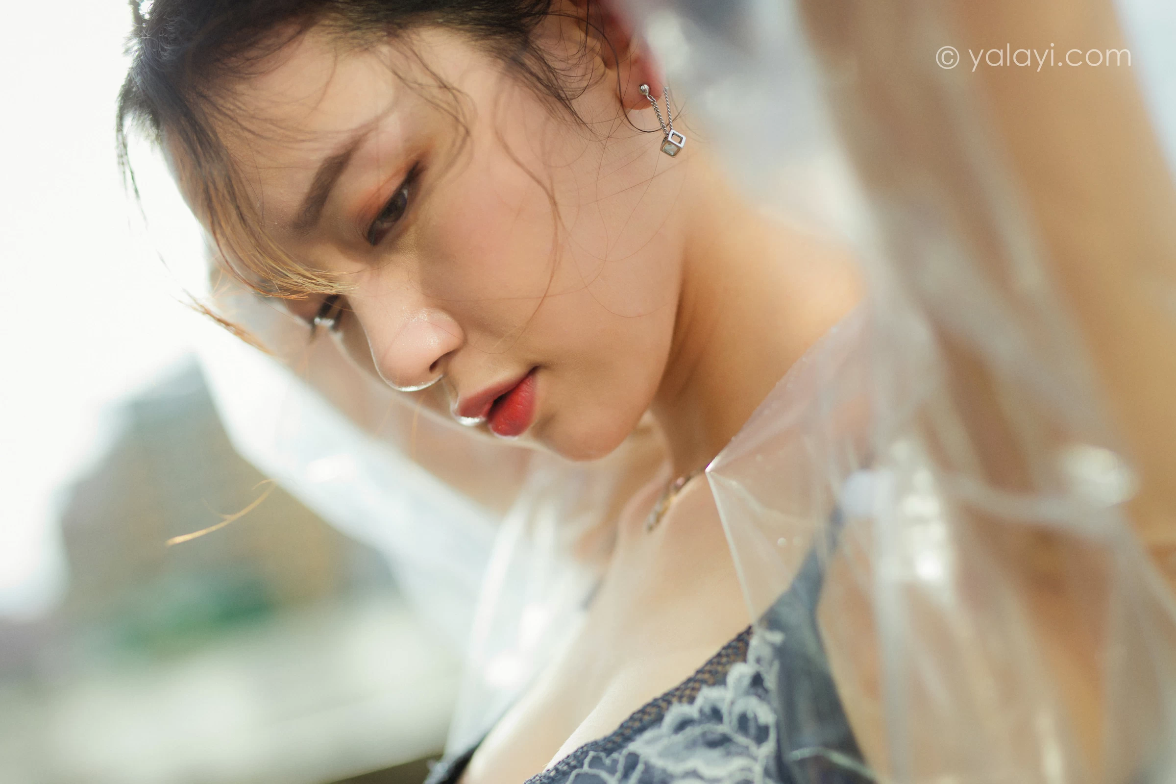 [YALAYI雅拉伊]NO.676 《七月的雨》 晓琳 黑色蕾丝内衣性感私房写真集第9张