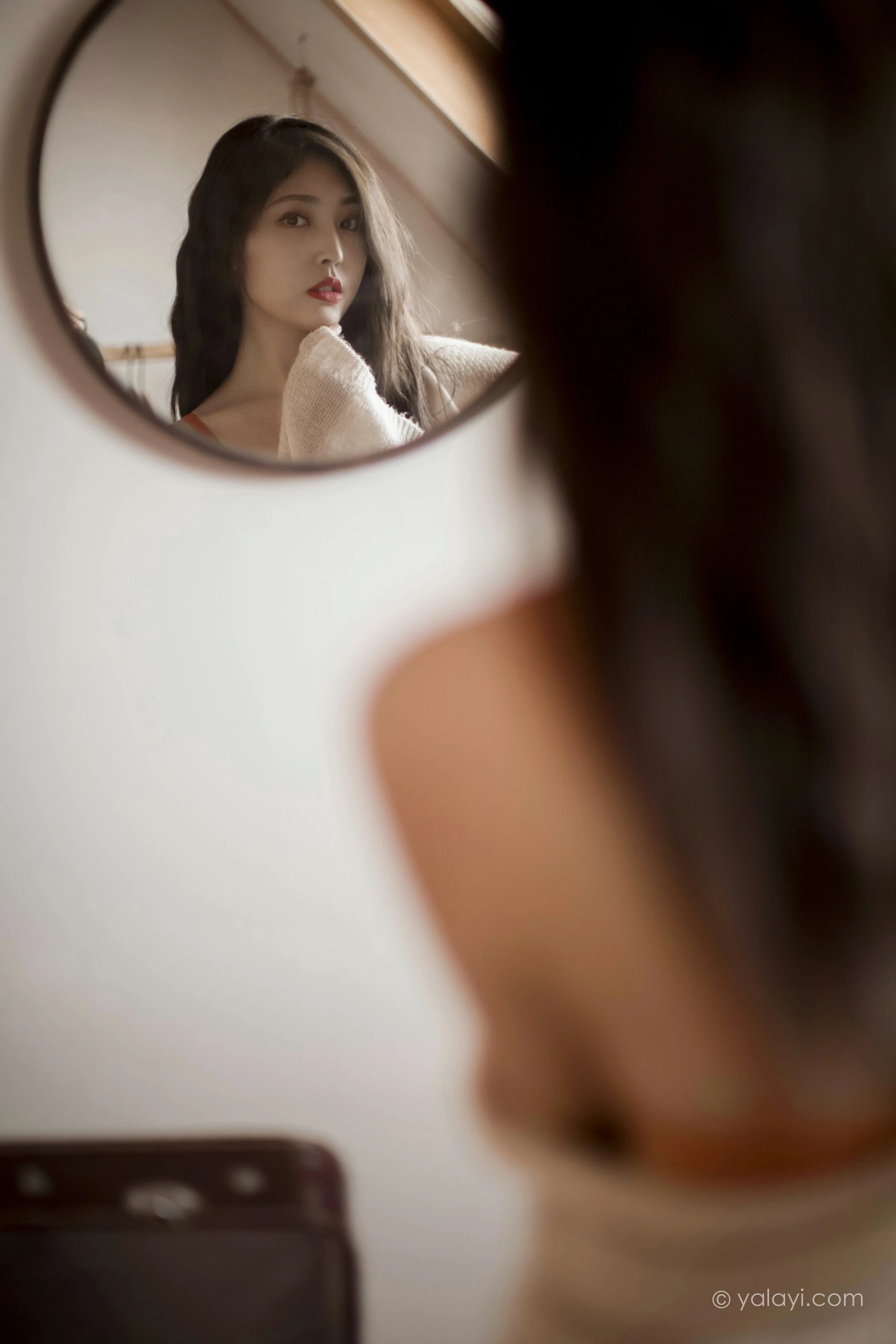 [YALAYI雅拉伊]NO.670 《心动》 苍儿 白色睡袍加橙色内衣性感私房写真集第8张