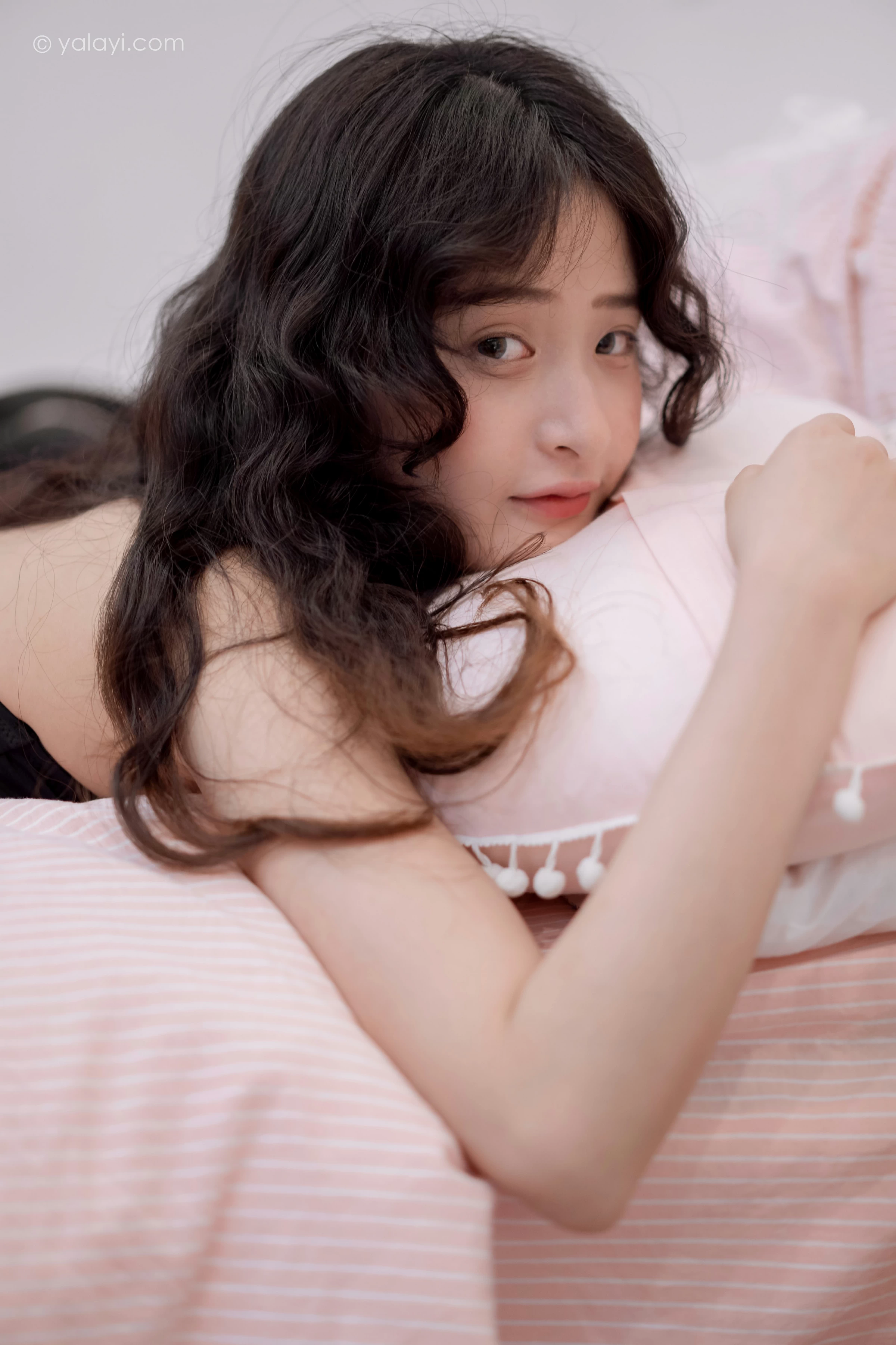 [YALAYI雅拉伊]NO.716 《对我说爱你》 西子 黑色内衣居家性感私房写真集第5张