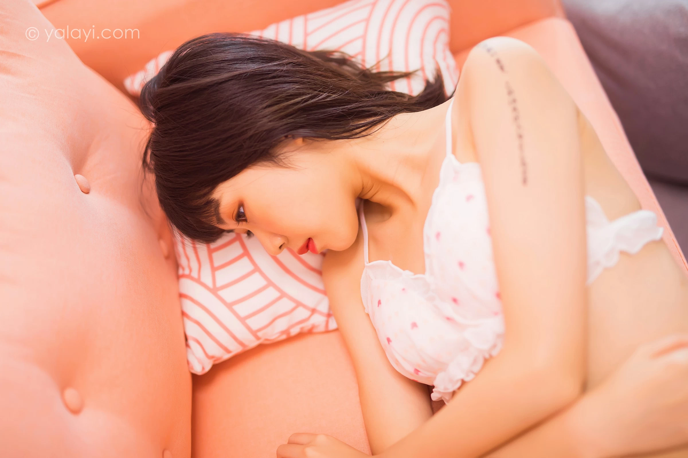 [YALAYI雅拉伊]NO.657 《粉色少女心》 粉粉 白色蕾丝内衣性感私房写真集第15张