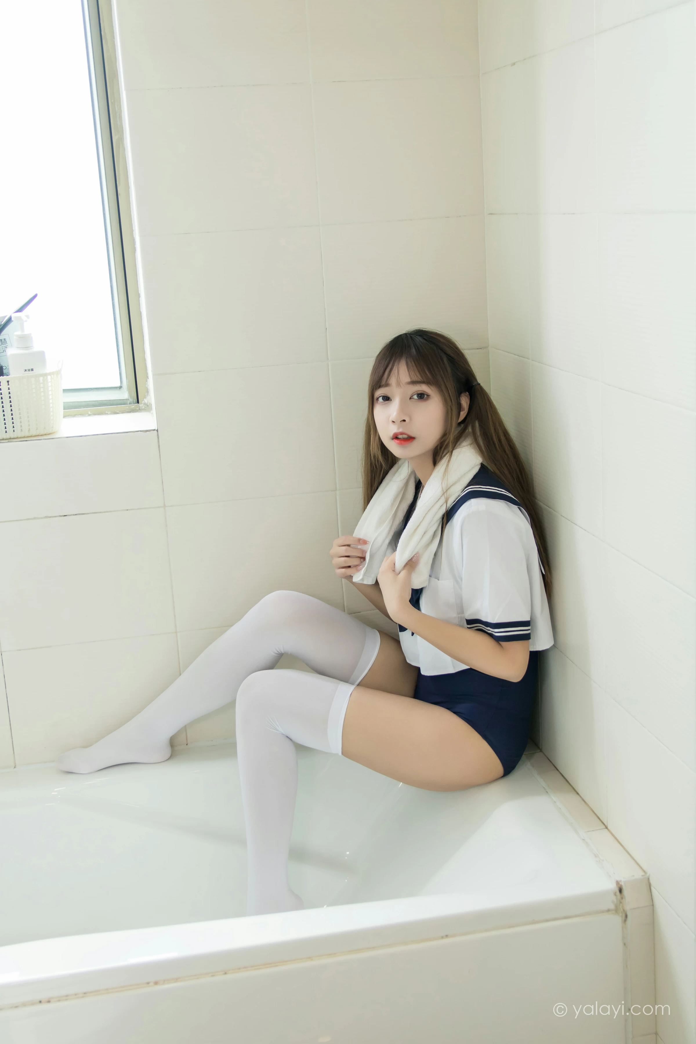 [YALAYI雅拉伊]NO.681 《少女的夏天》 阿禾 JK水手制服加蓝色紧身连体体操服性感私房写真集第4张