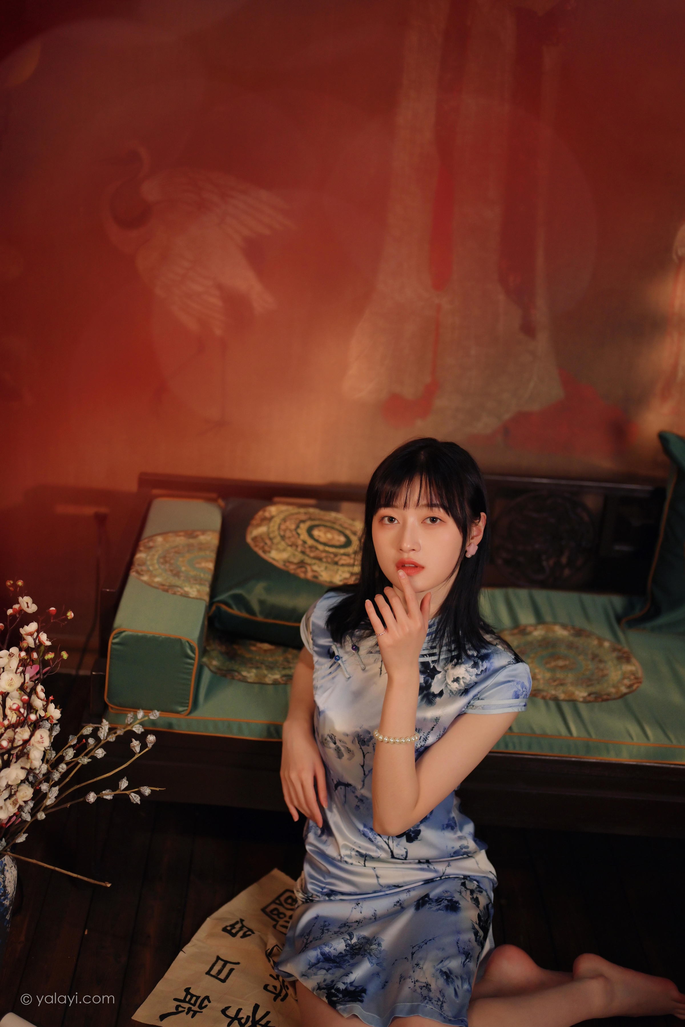 [YALAYI雅拉伊]2022.03.18 绝代芳华 京京 银色无袖旗袍民国风优雅写真集第7张