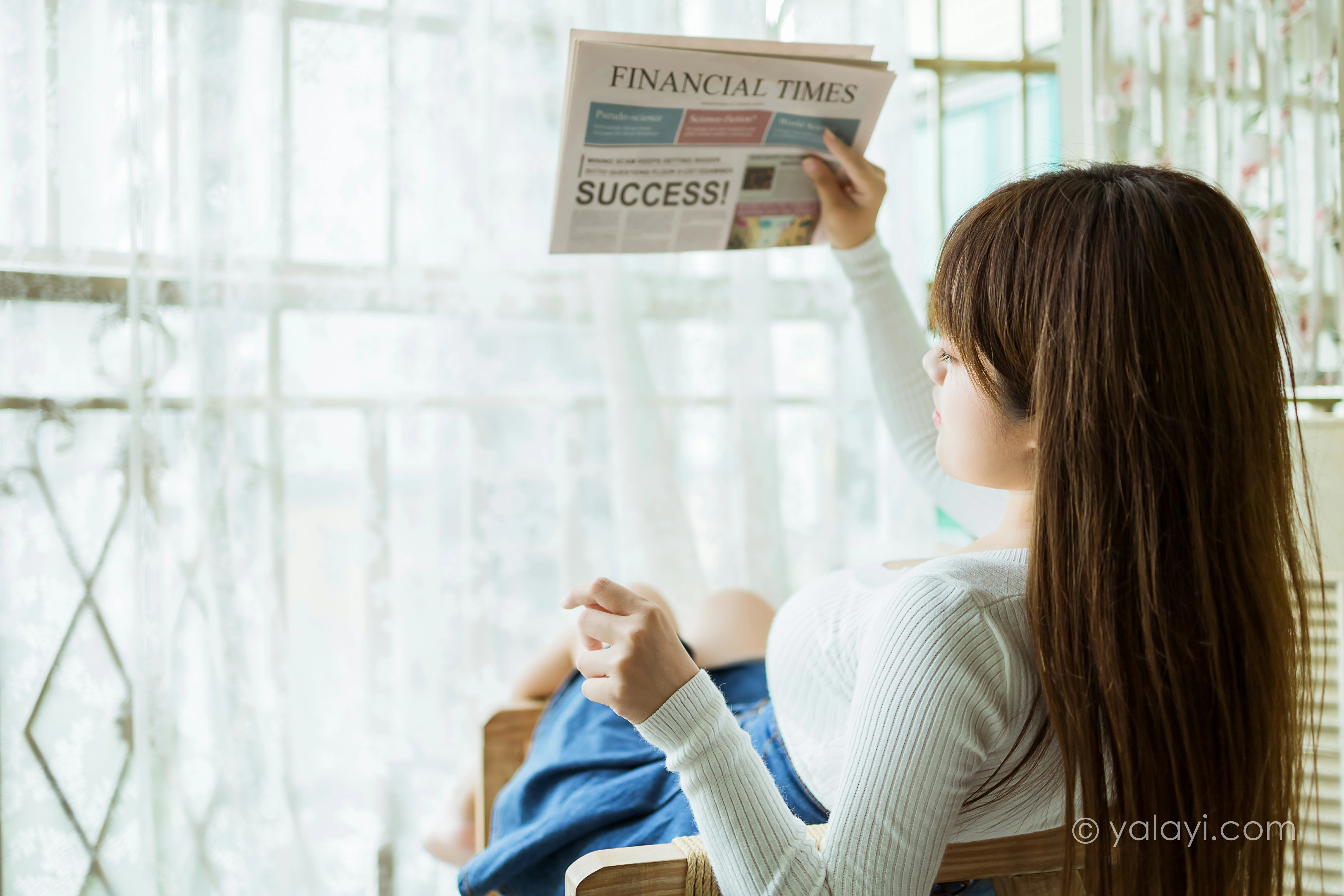 [YALAYI雅拉伊]NO.795 宅女日常 虞艺 白色毛衣加牛仔短裙性感私房写真集第14张