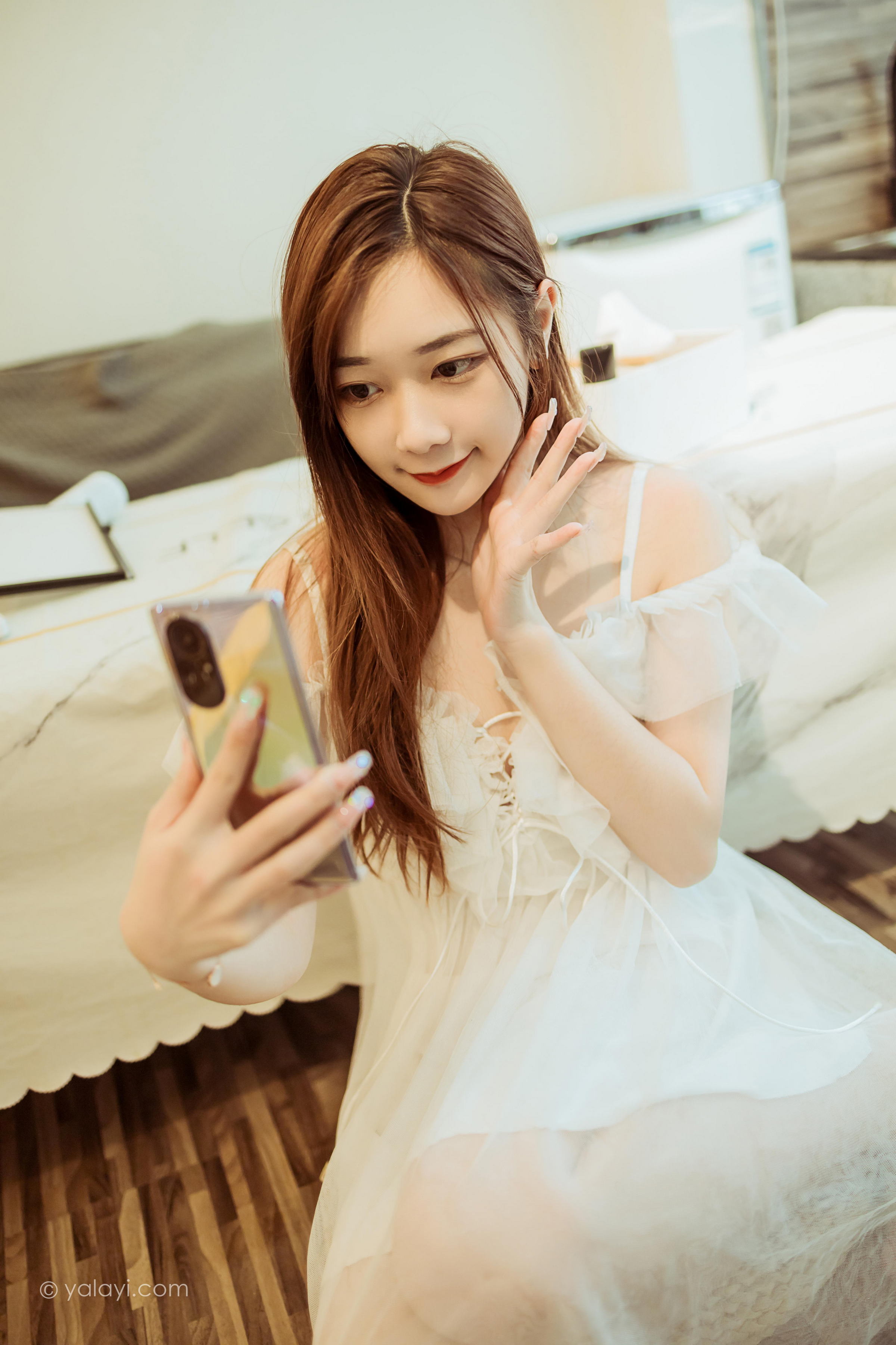 [YALAYI雅拉伊]2022.03.25 梦中情人 夜夜 白色吊带透视连衣裙居家性感写真集第5张