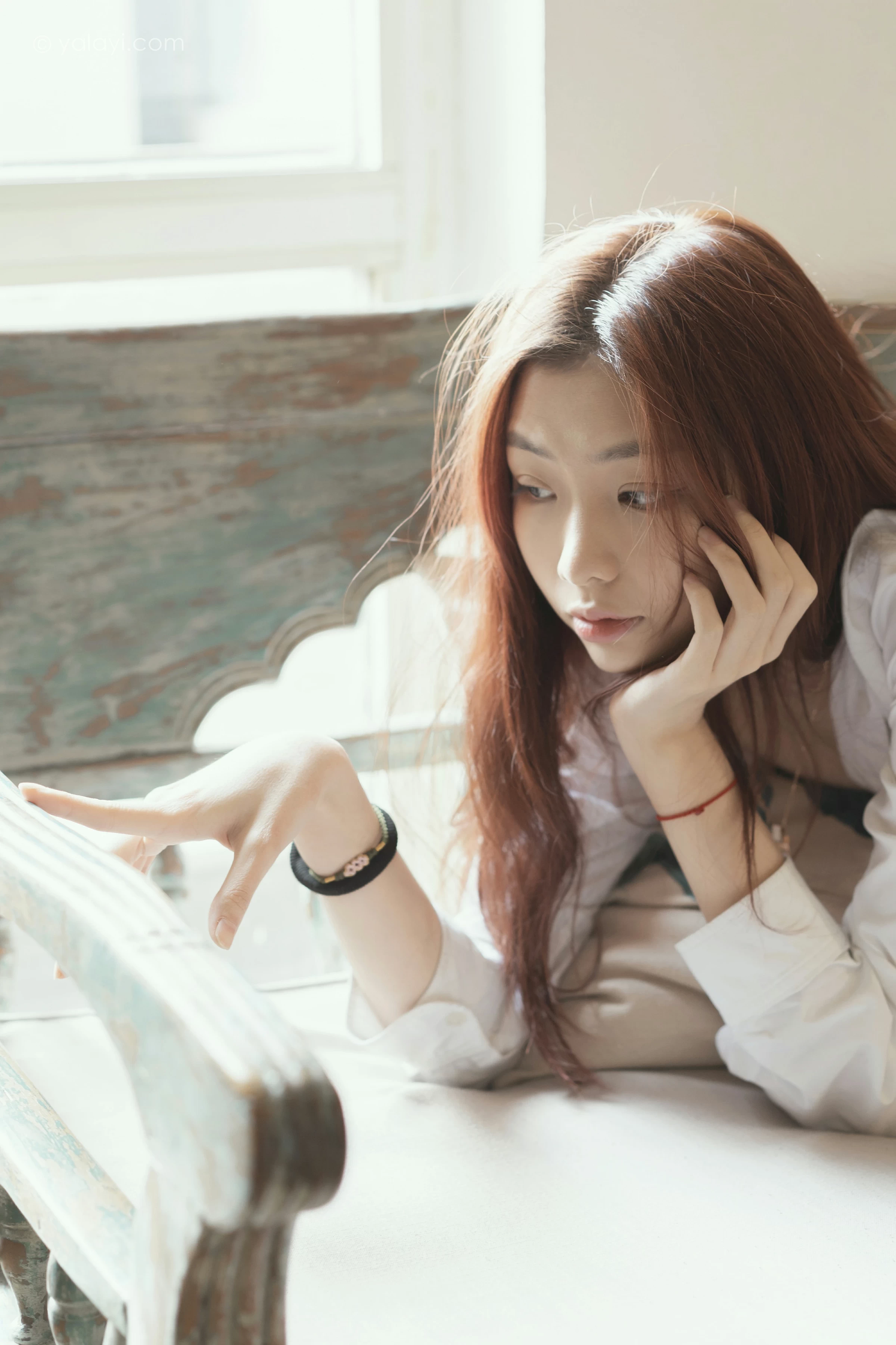 [YALAYI雅拉伊]NO.711 《礼物》 鸭鸭 白色衬衫加黑色内衣性感私房写真集第8张