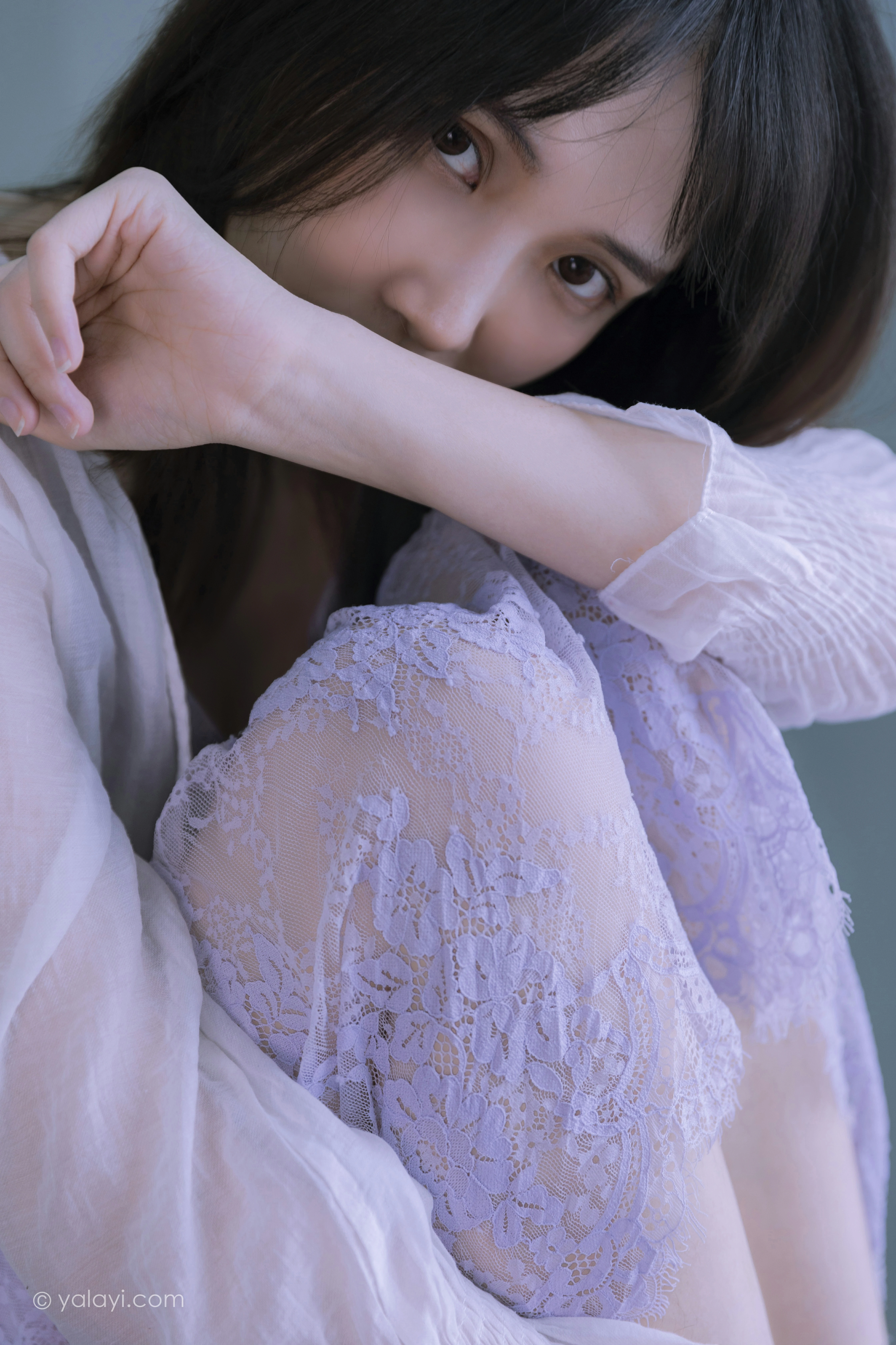 [YALAYI雅拉伊]NO.811 紫色的早晨 妍妍 白色透视蕾丝连衣裙居家私房写真集第6张