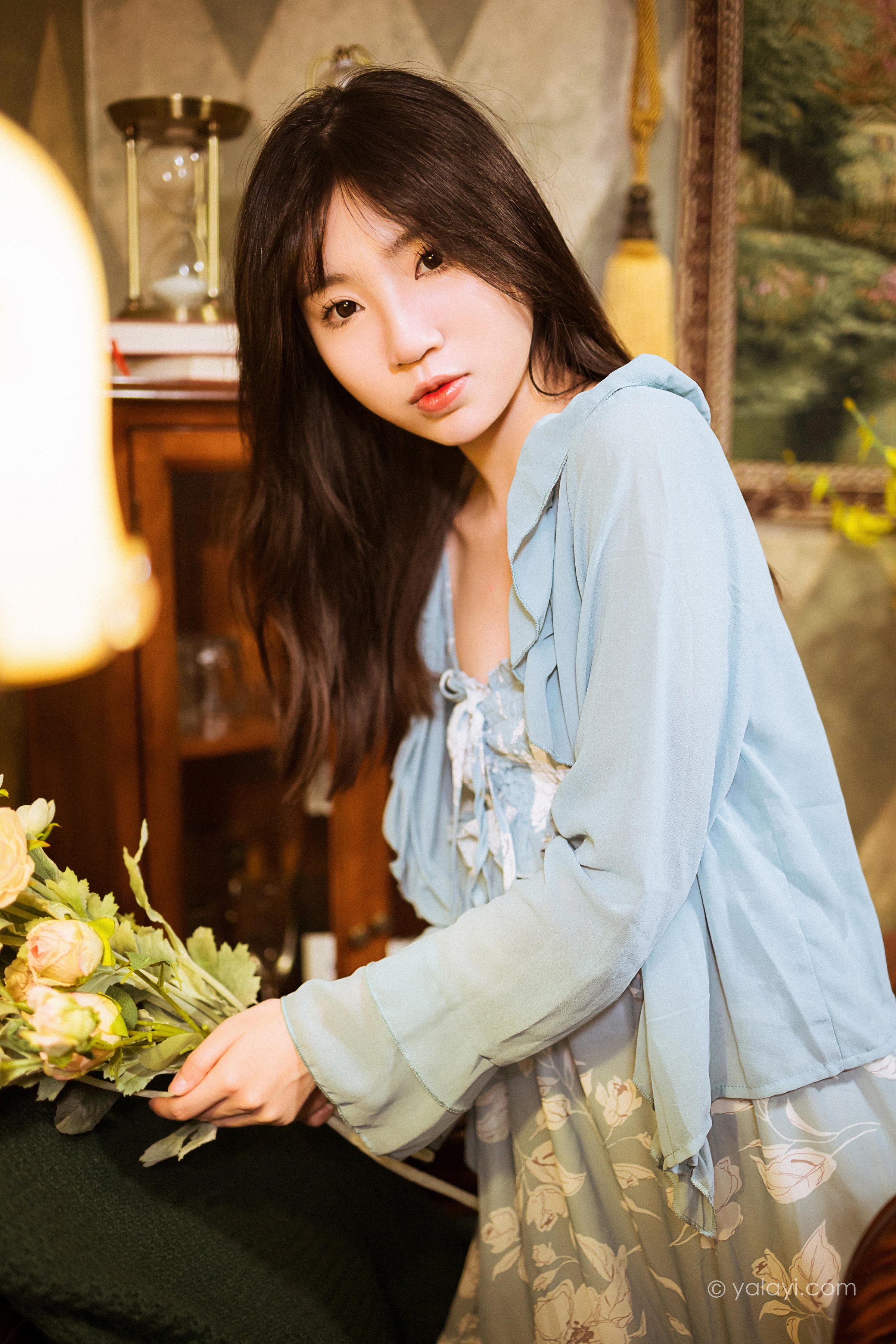 [YALAYI雅拉伊]2022.08.19 一去不复返 小乔 灰色外套加吊带连衣裙清纯写真集第2张