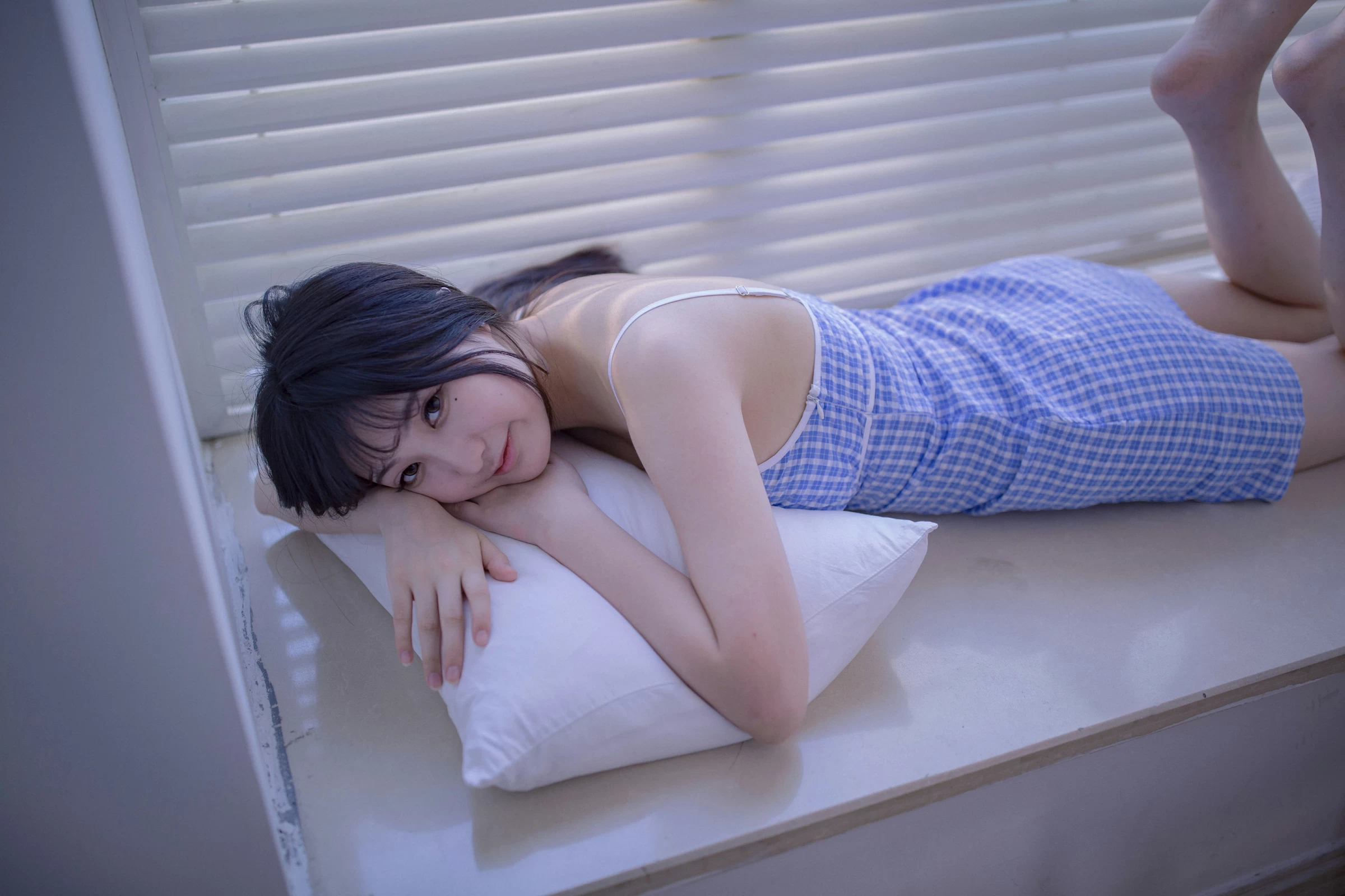 [YALAYI雅拉伊]NO.687 《蓝》 瓶儿 蓝色紧身吊带连衣裙性感私房写真集第15张